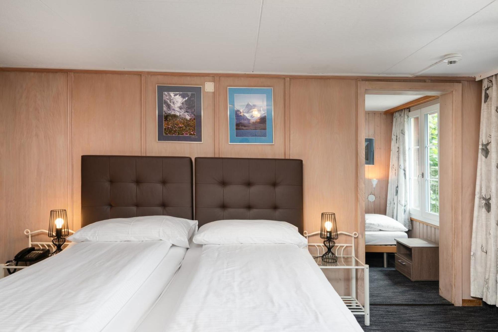 Triple Room with Private Bathroom and Eiger View photo 1
