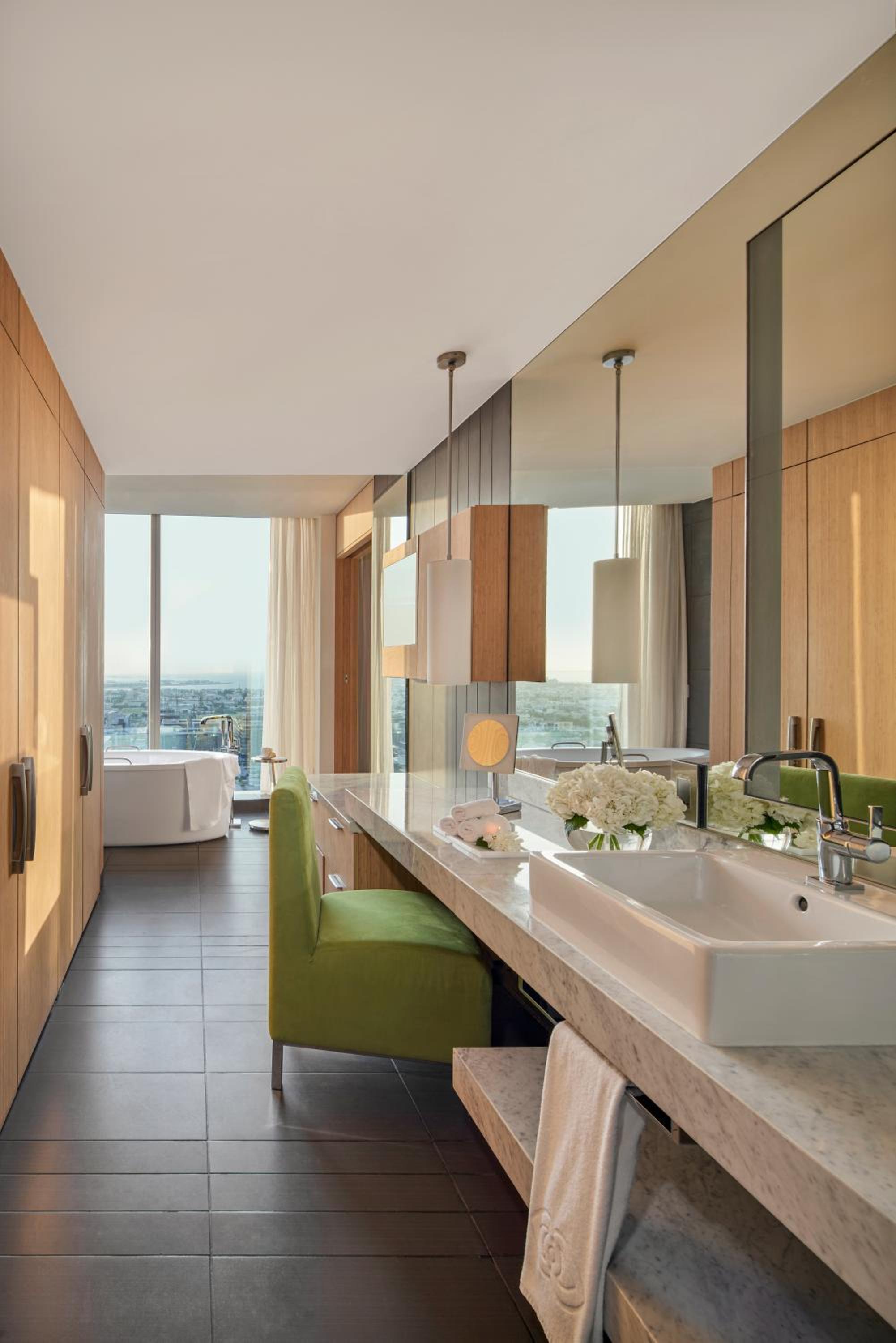 Opera King Suite with Coastline View - Club Access - Photo 3