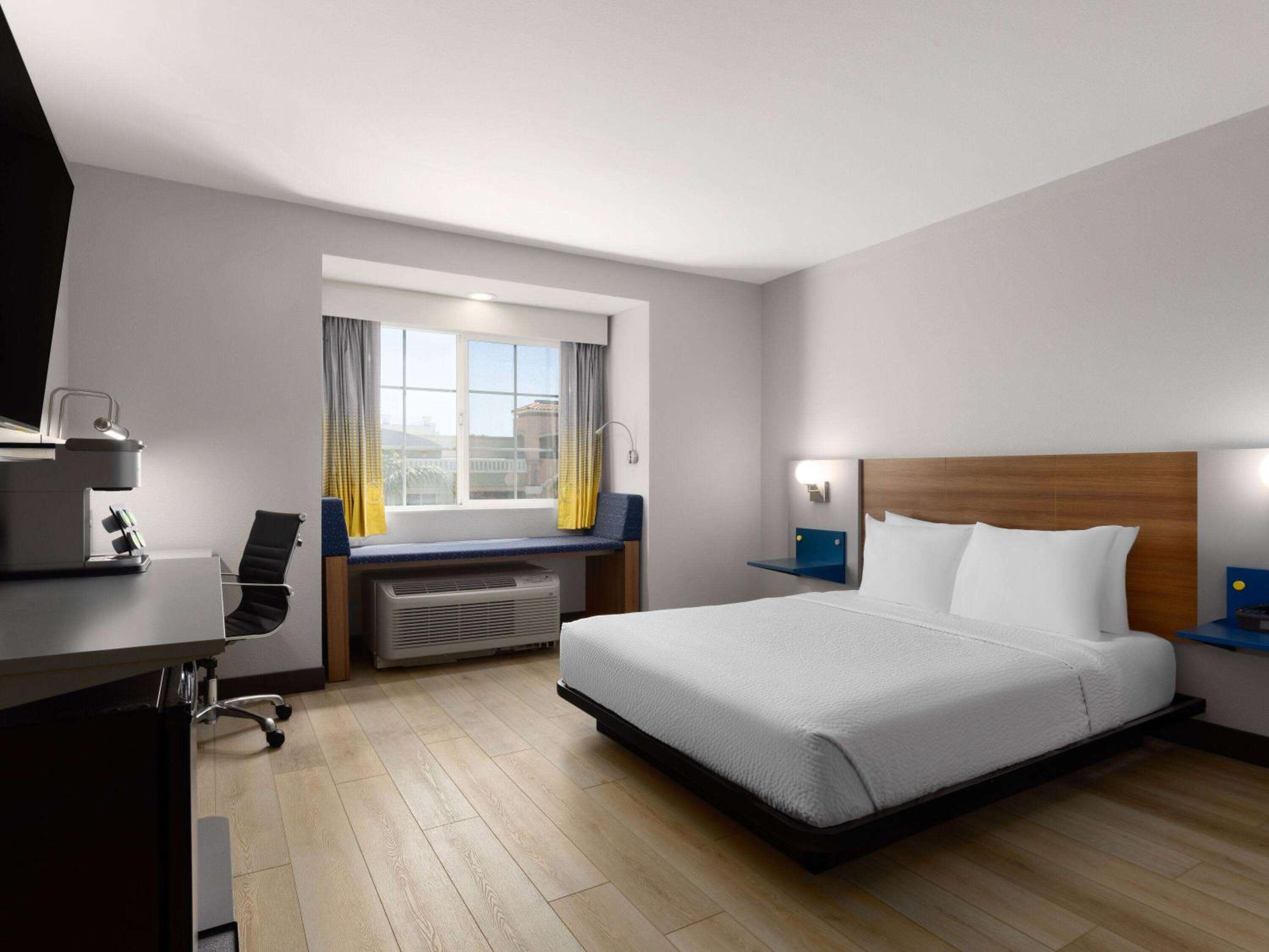 Queen Room - Disability Access - Non-Smoking - Photo 1