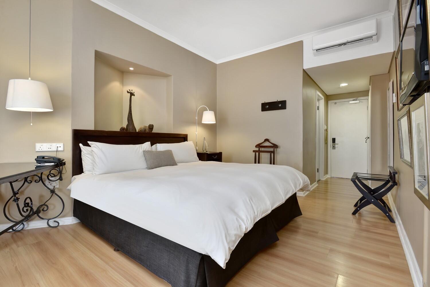 Guest Room, 1 King - Photo 3