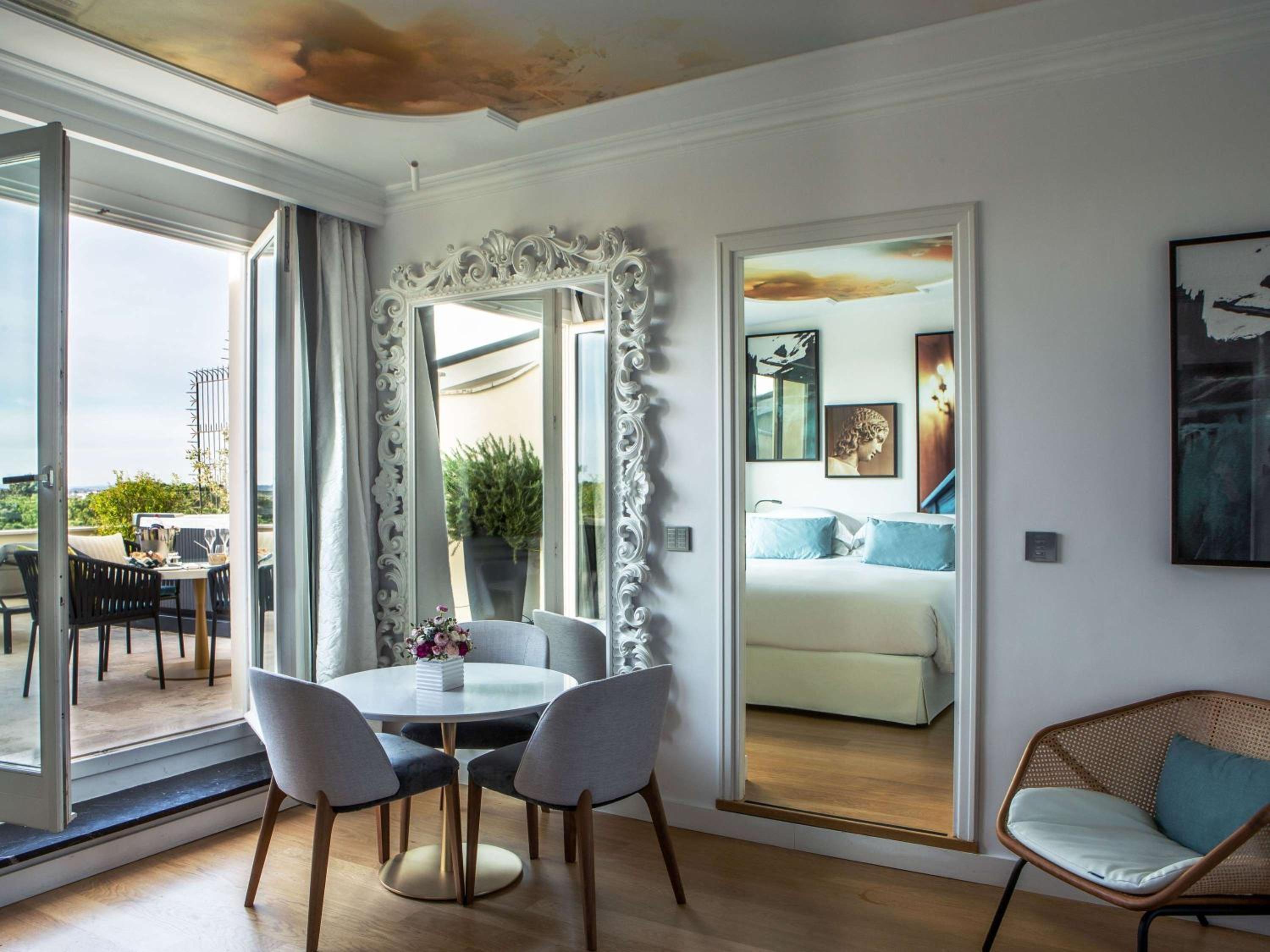 Suite With Spa Bath And Panoramic Terrace thumbnail 6