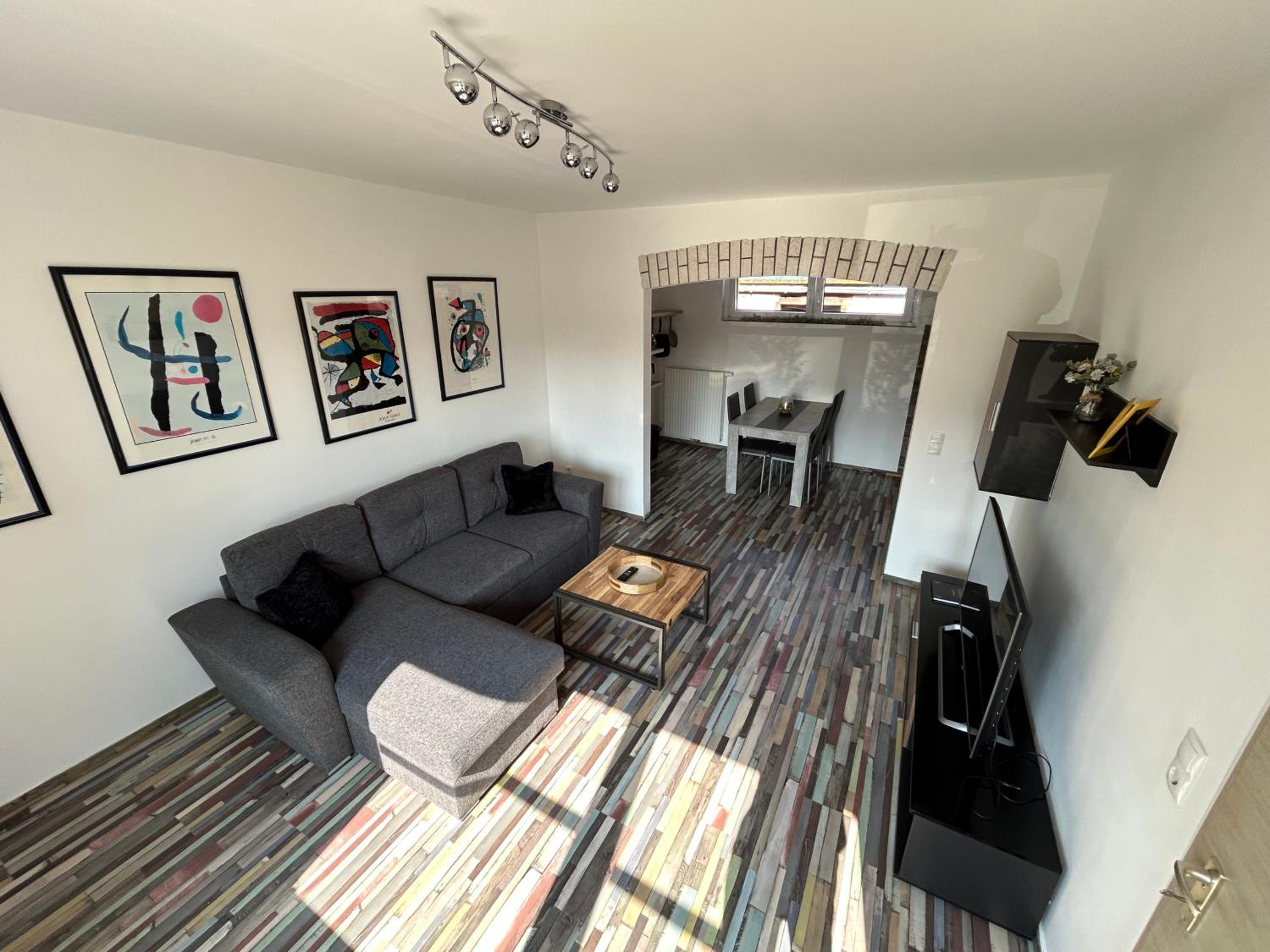 One-Bedroom Apartment photo 1