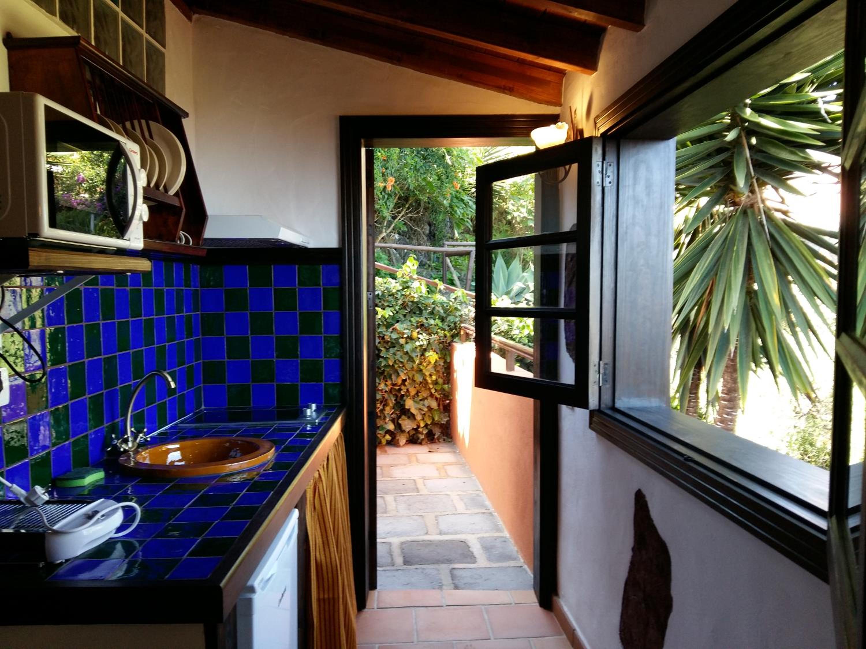 Apartment with Terrace thumbnail 6