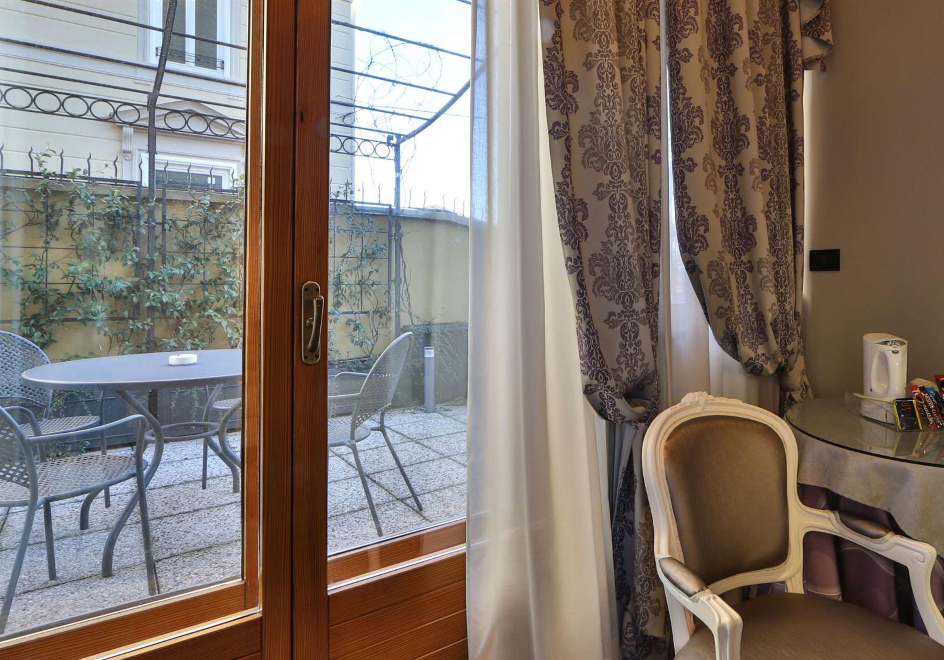 Classic Triple Room - Photo 6