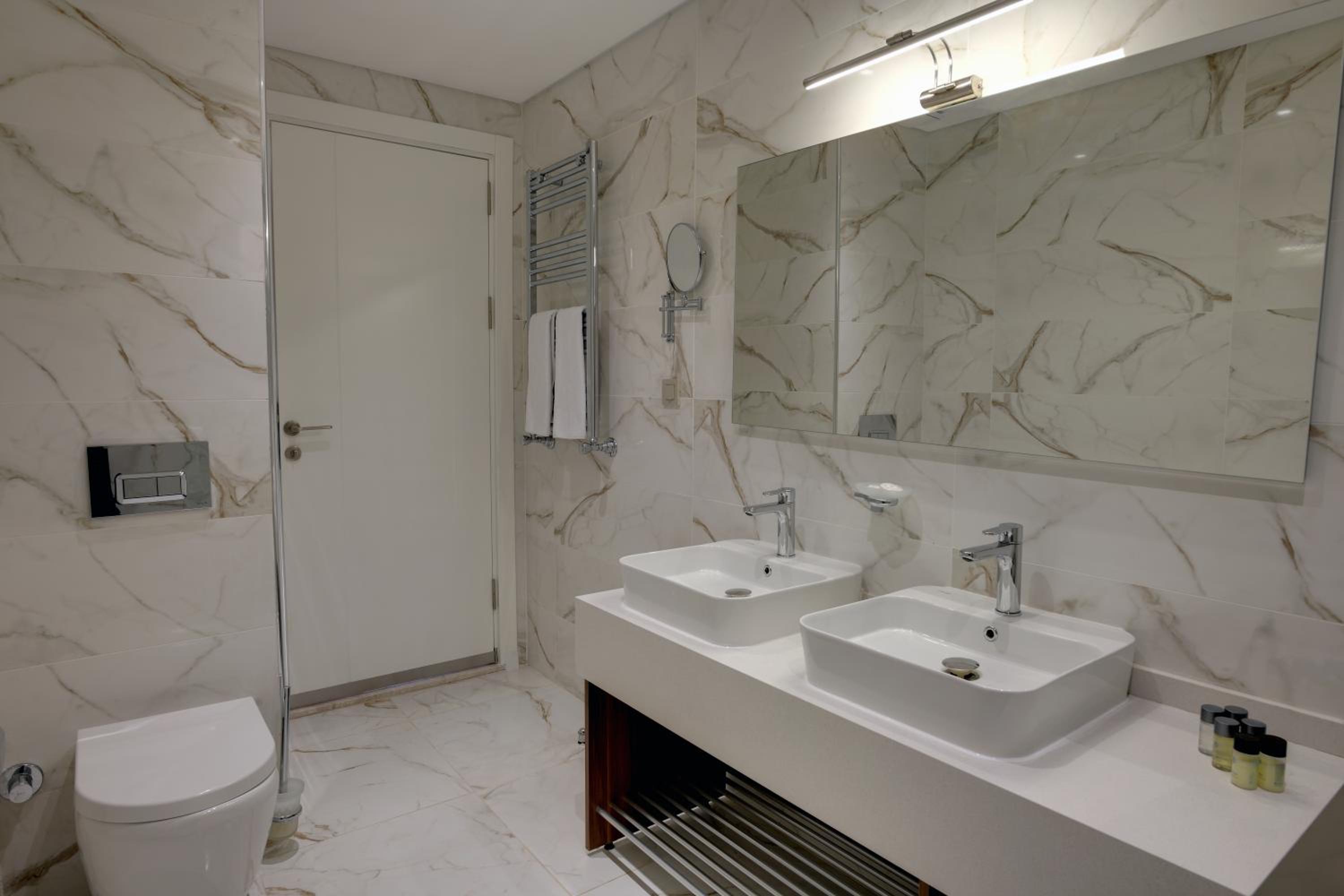 Junior Suite with Balcony photo 2