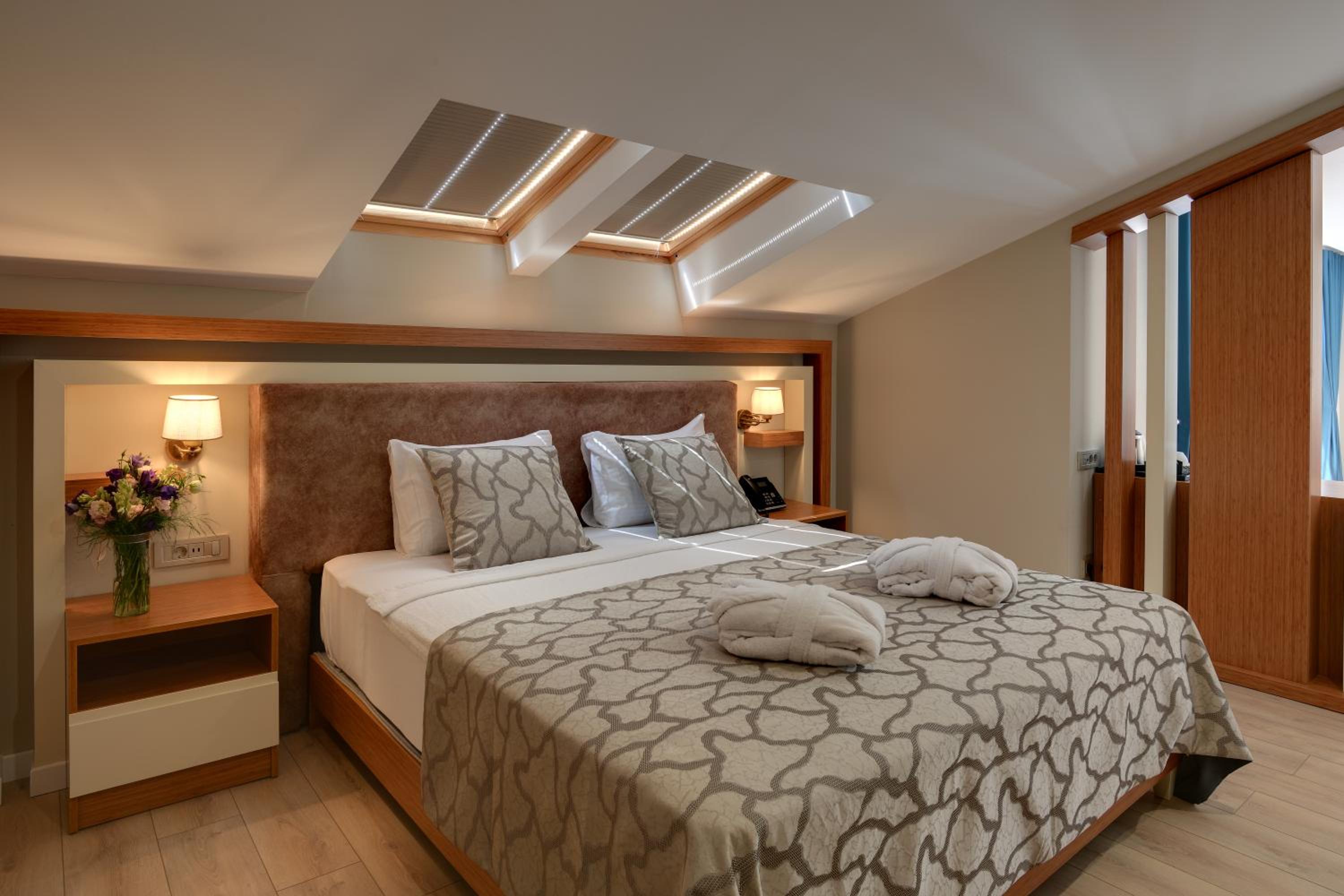 Junior Suite with Balcony