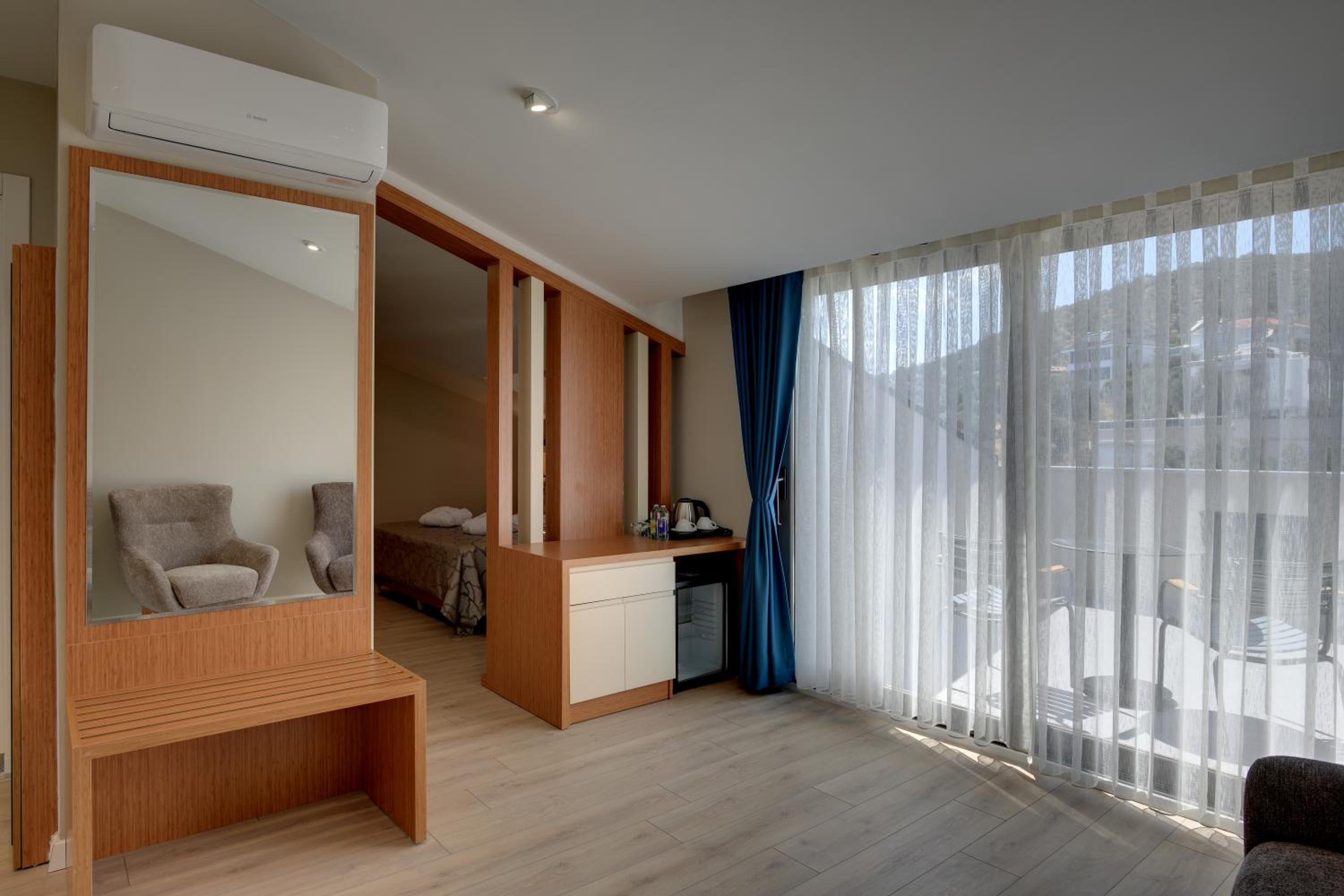 Junior Suite with Sea View photo 3