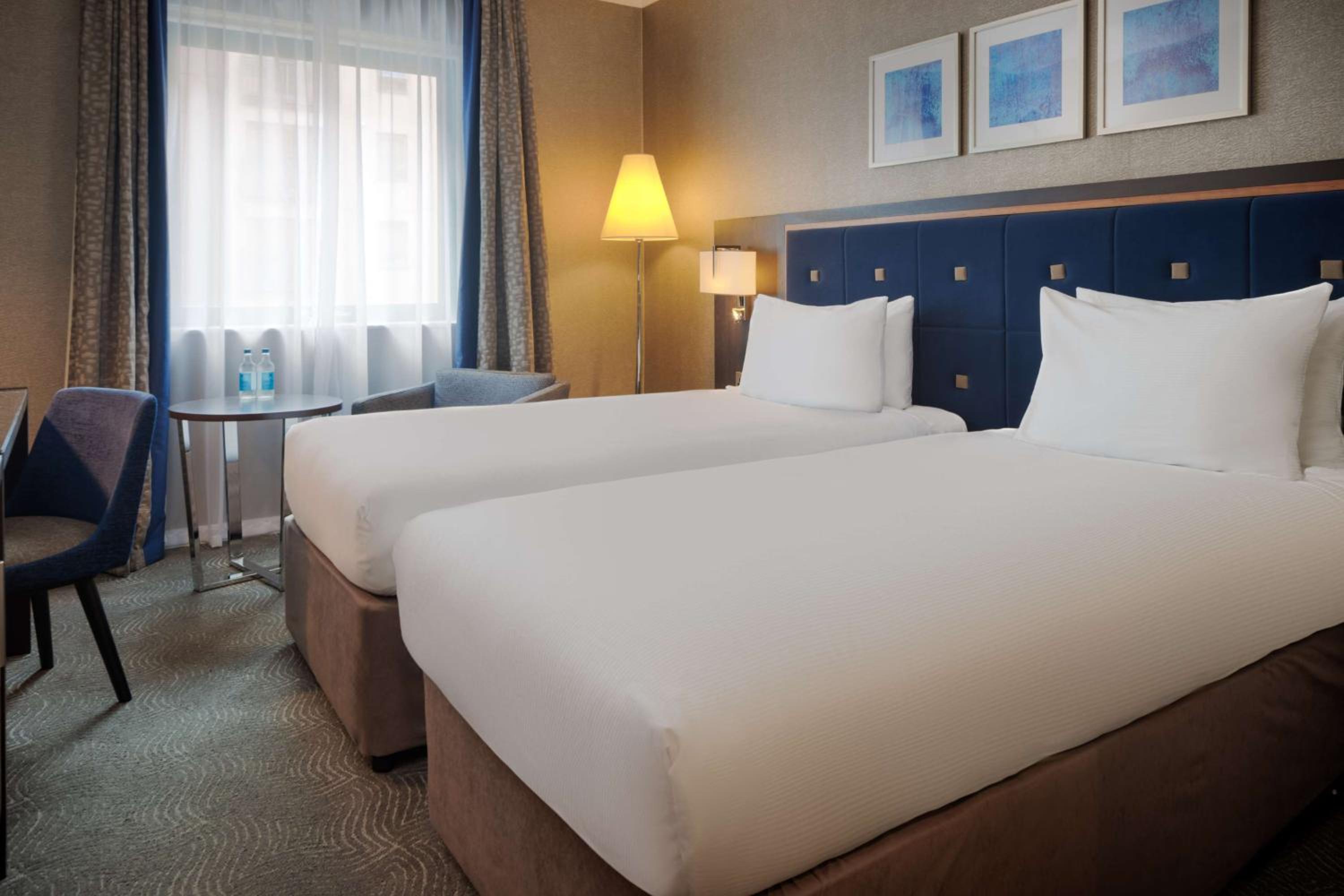 Twin Room - Photo 8