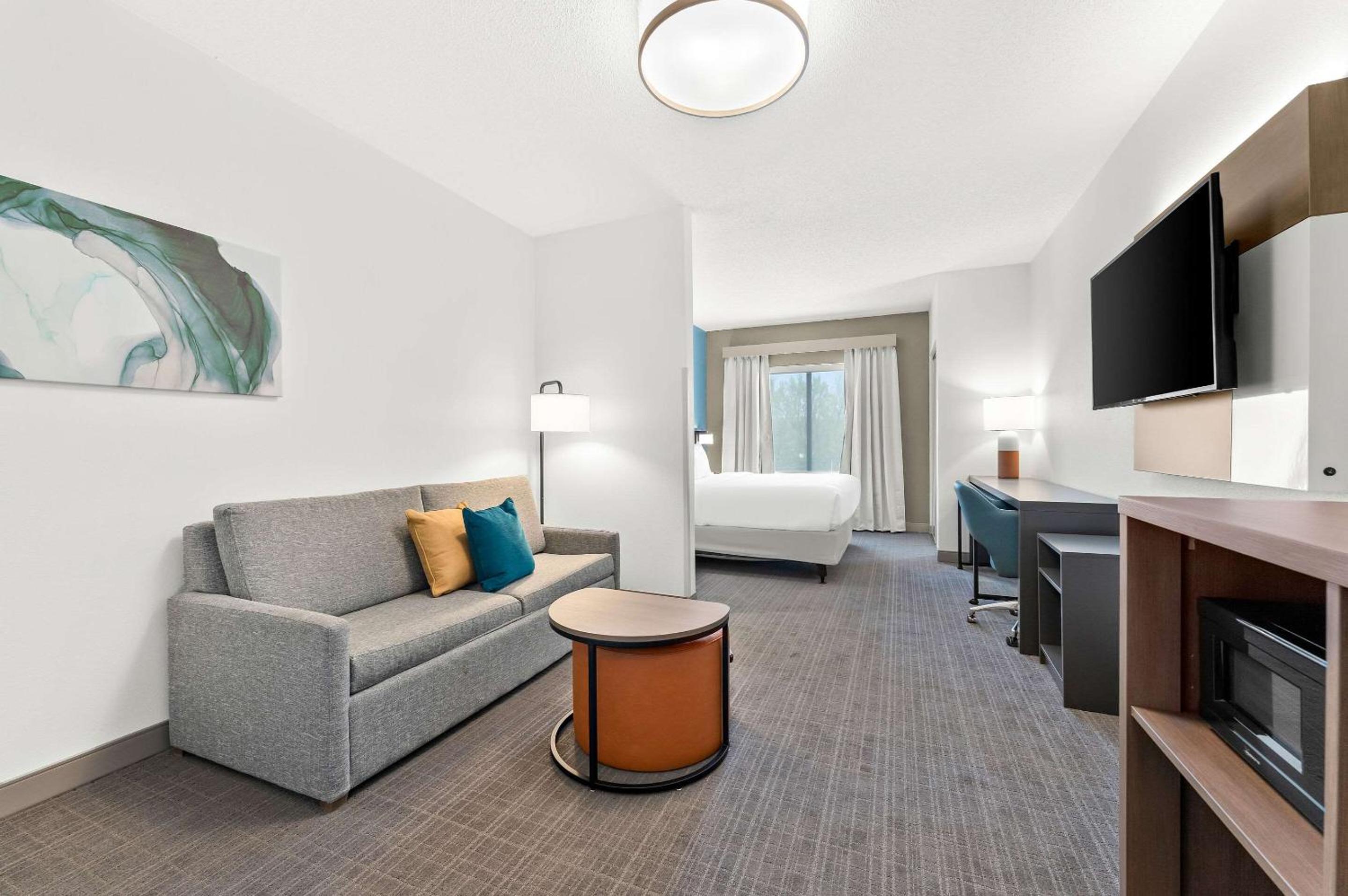 King Room - Accessible/Non-Smoking - Photo 3