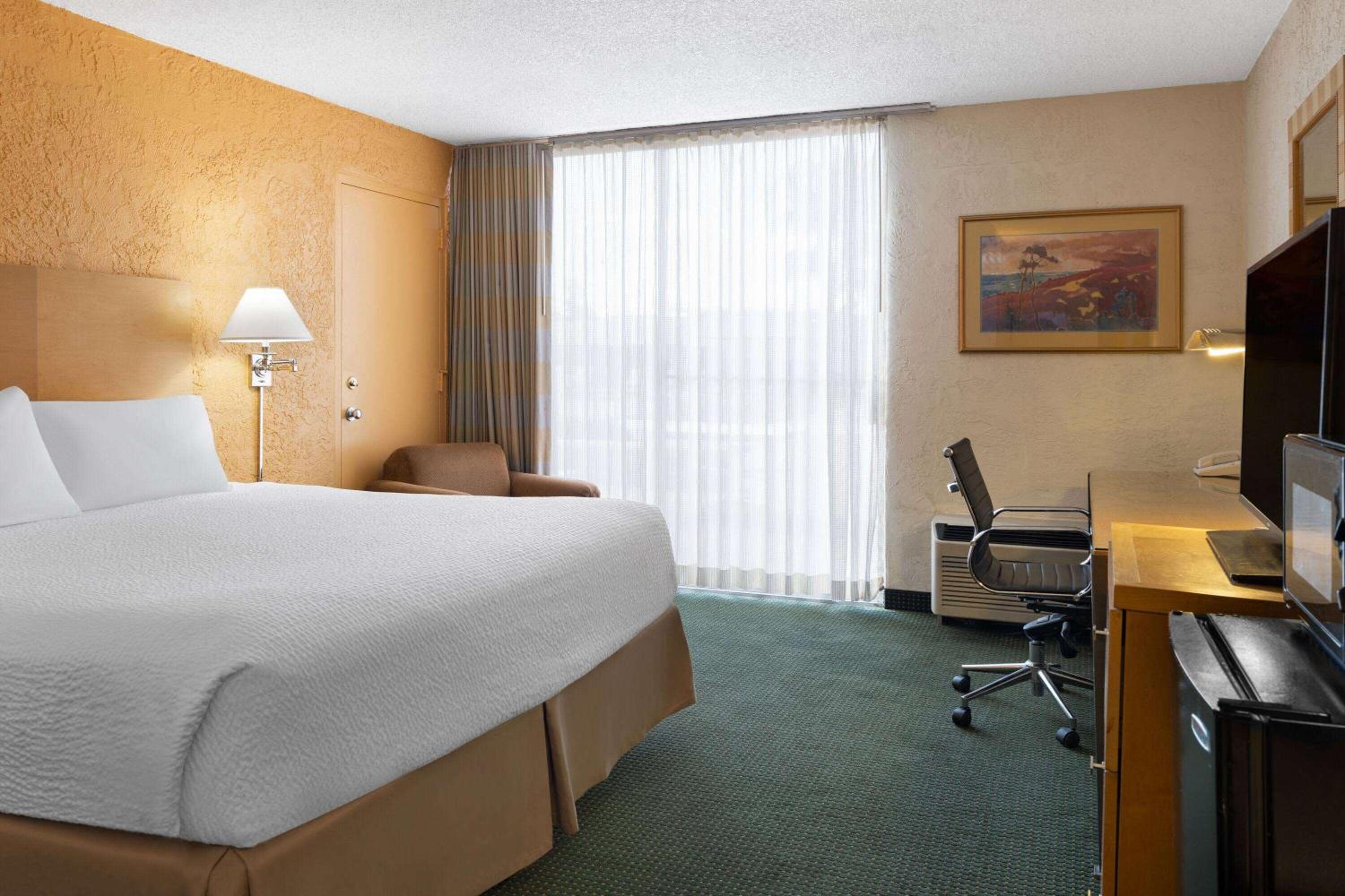 King Room - Mobility Access/Non-Smoking photo 1