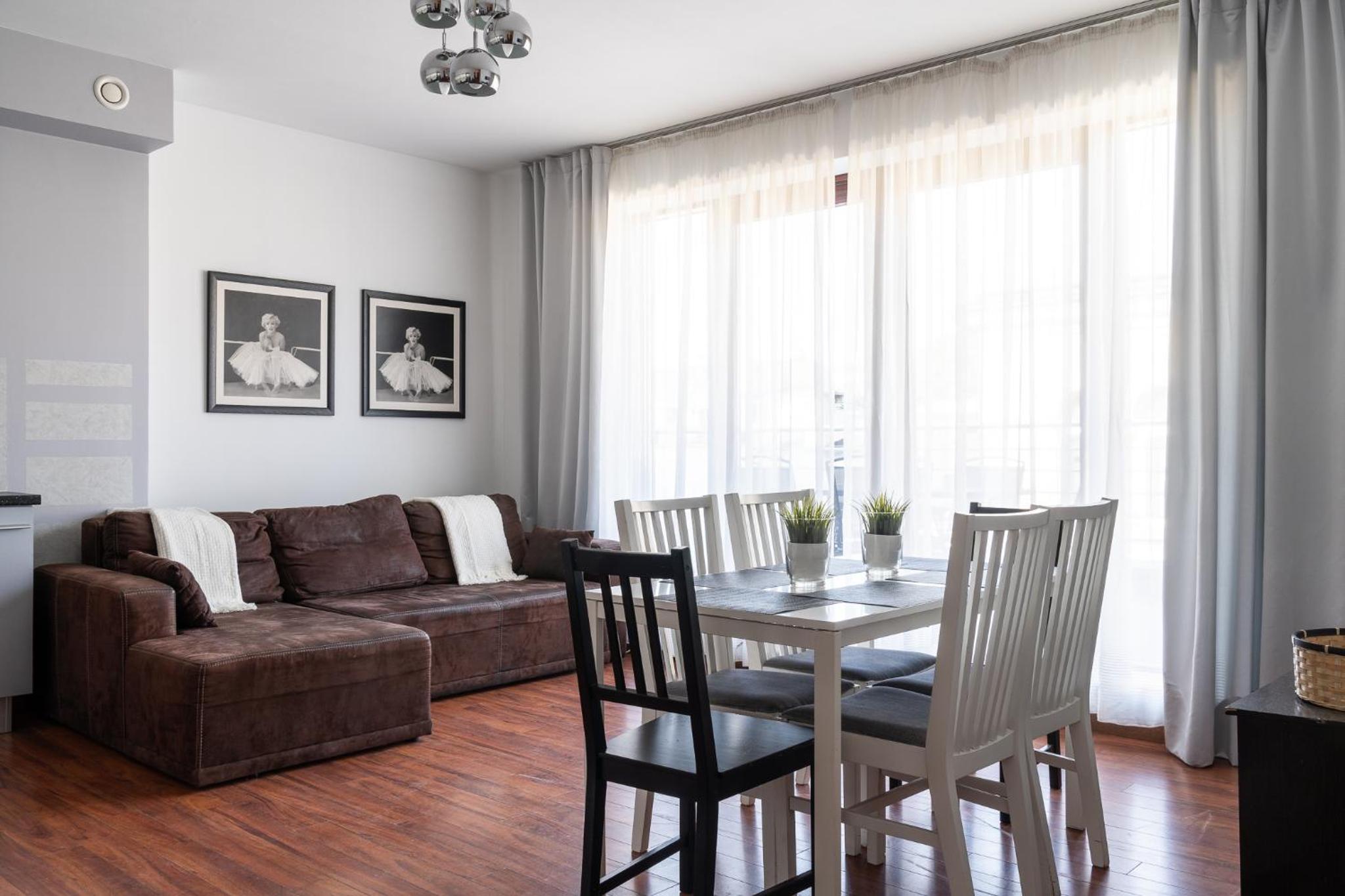 Two-Bedroom Family Apartment - ul. Krawiecka 3 photo 1