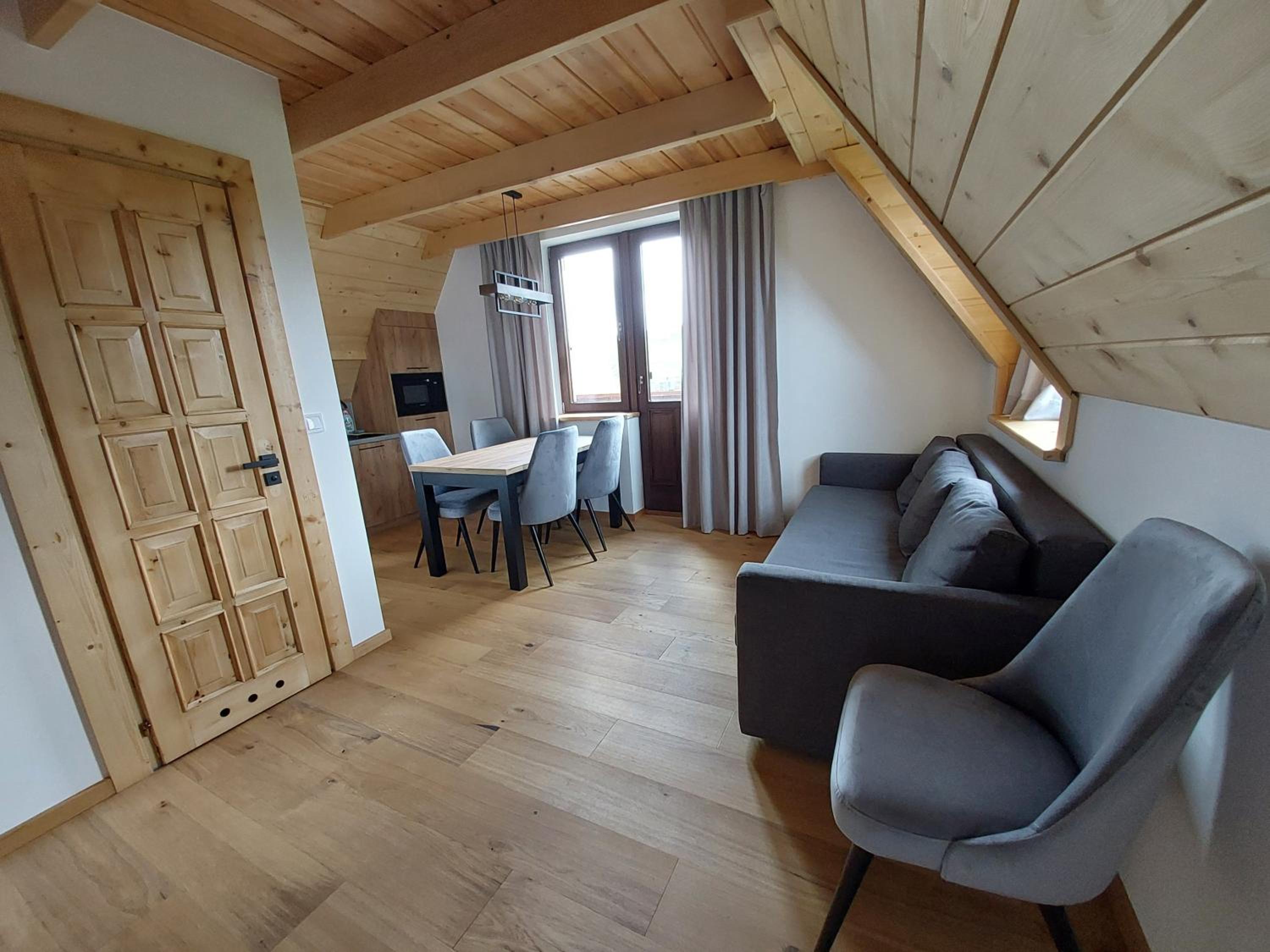 Maisonette photo 1