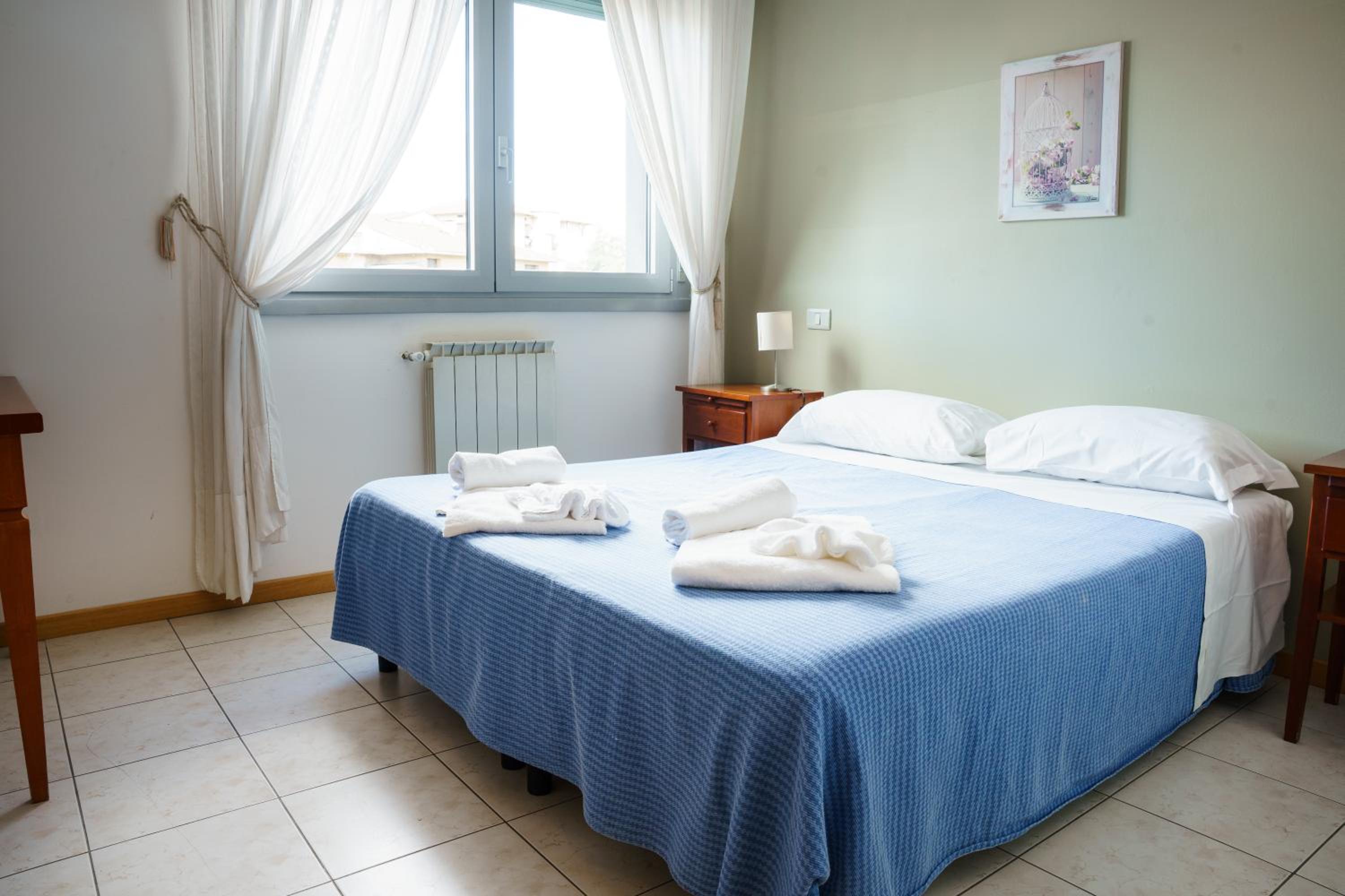 One-Bedroom Apartment - Photo 7