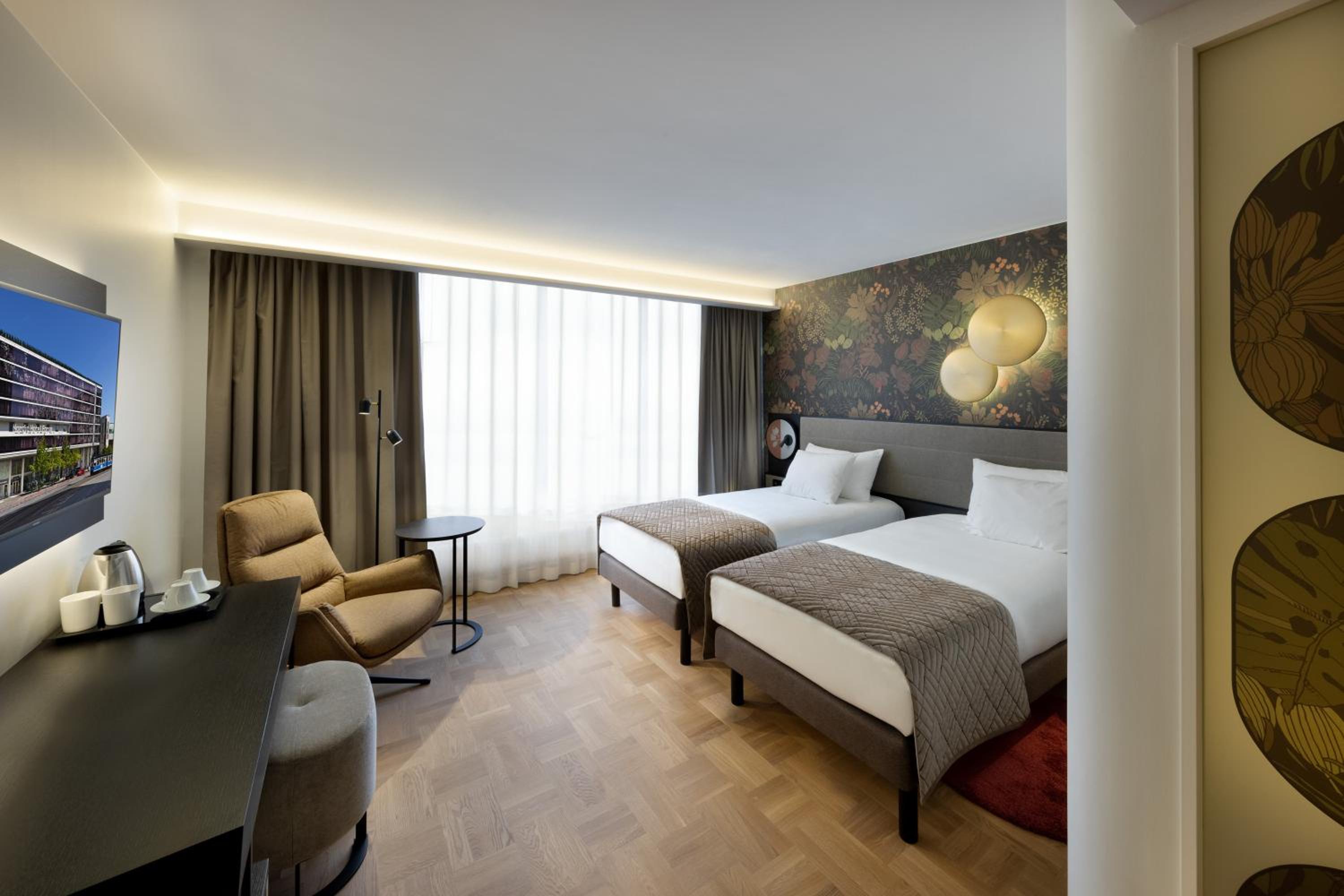 Twin Room - Photo 4