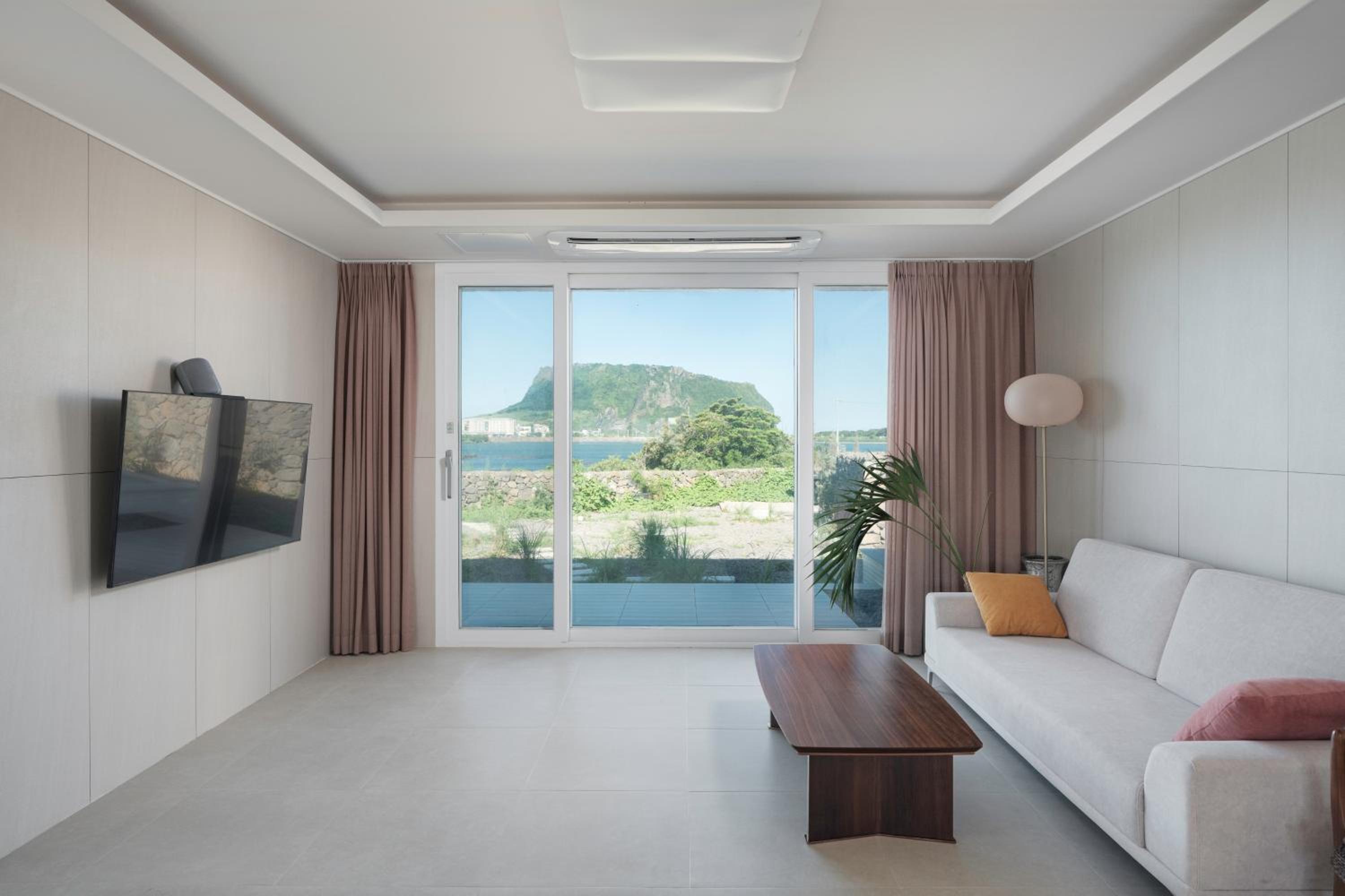 Family Room With Sea View