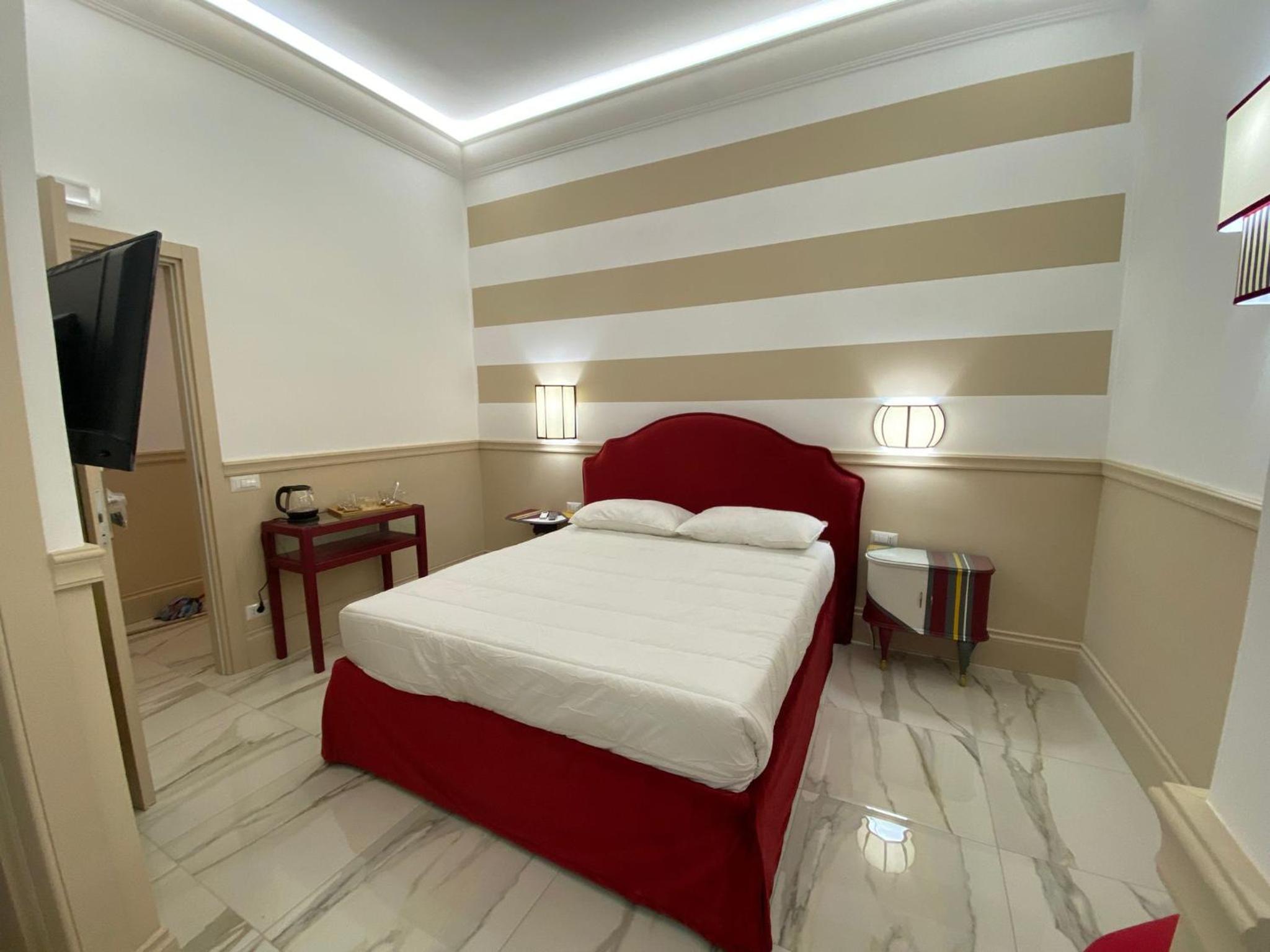 Deluxe King Room photo 3