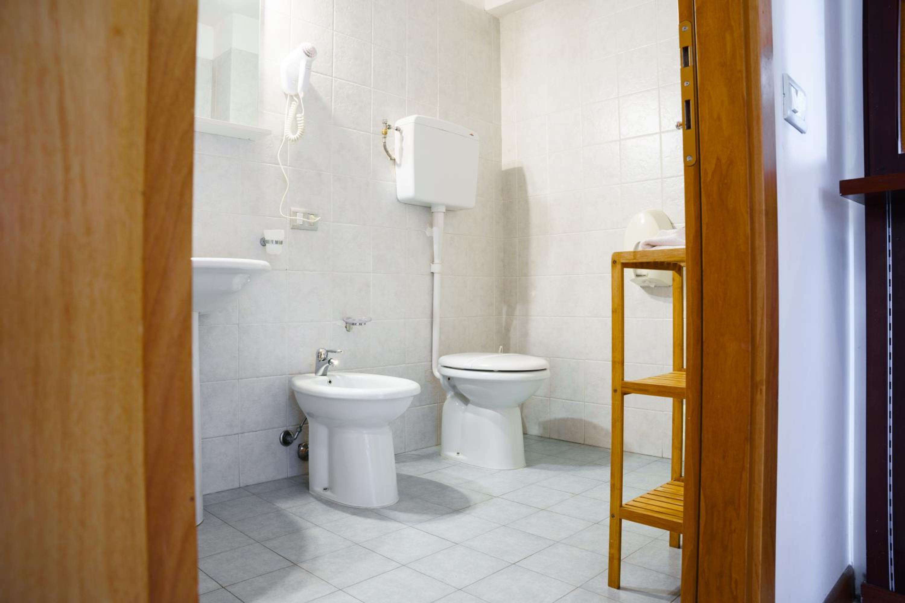 One-Bedroom Apartment - Photo 14