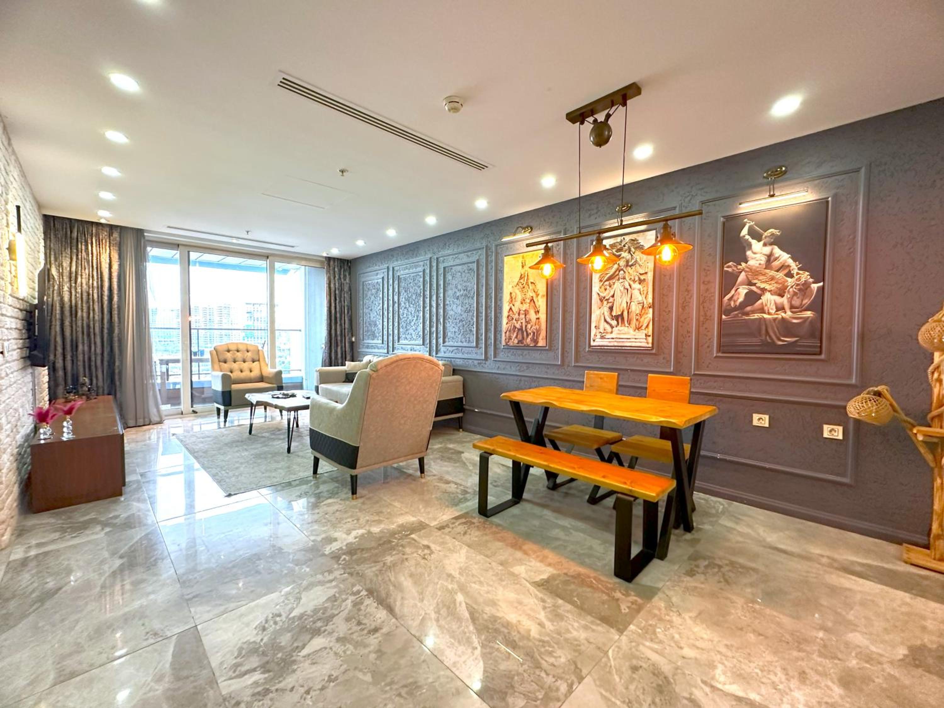 Deluxe King Room photo 1