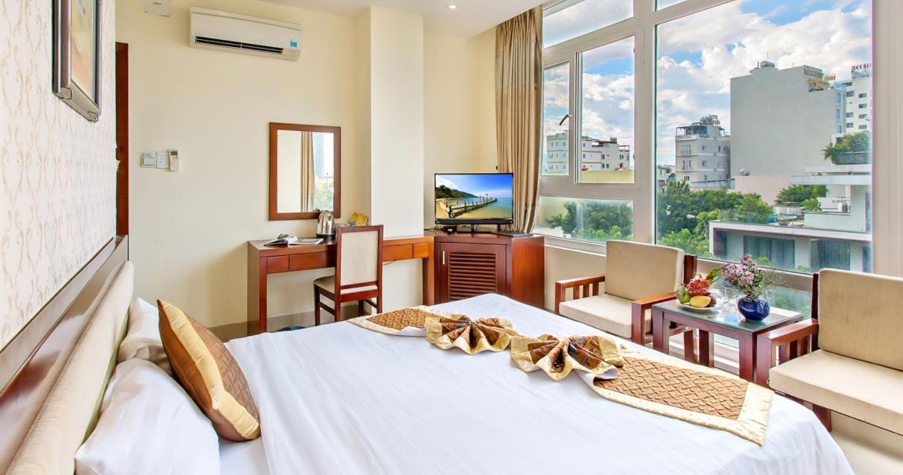 Standard King Room photo 3