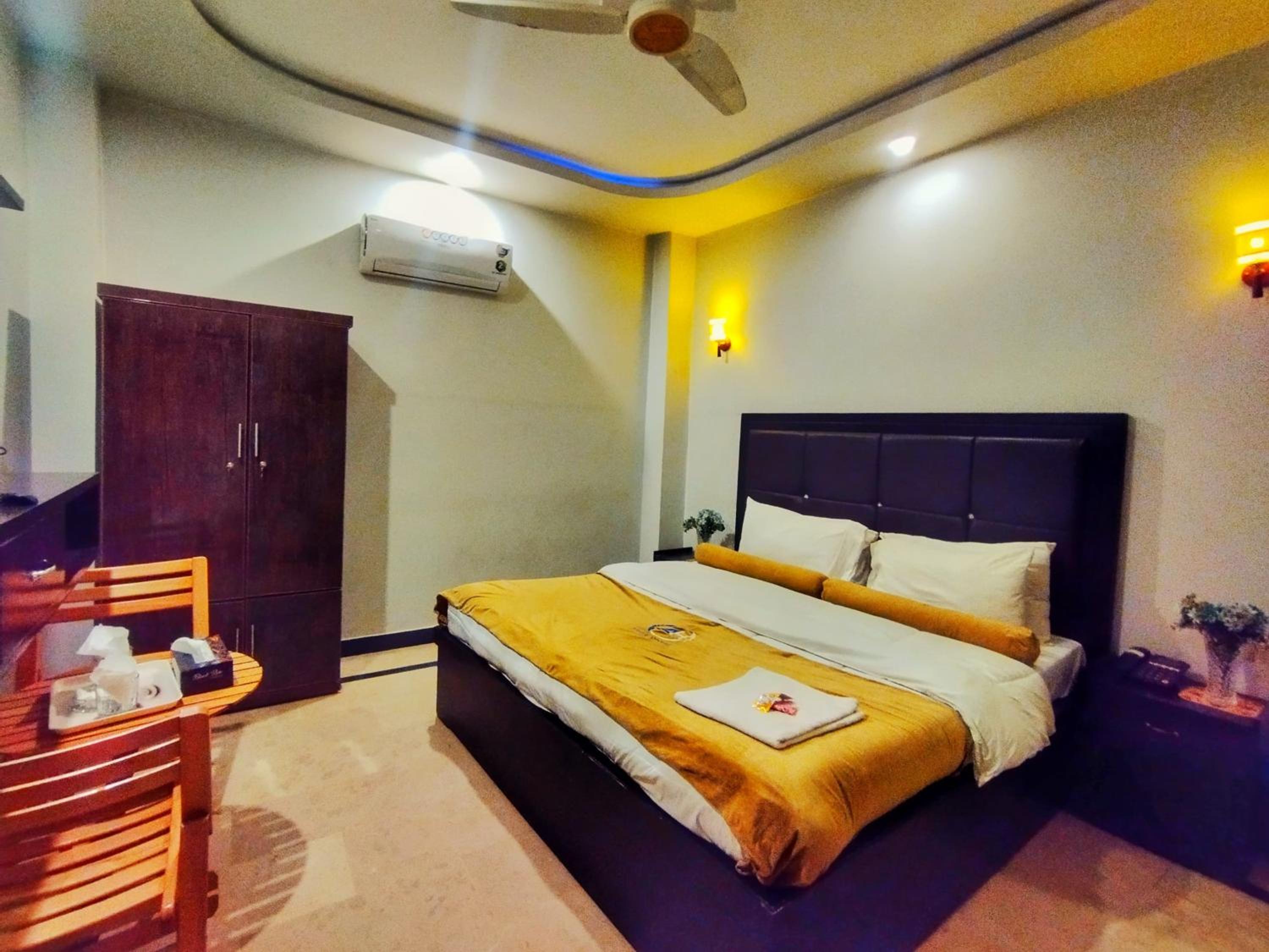 Standard Double or Twin Room photo 1