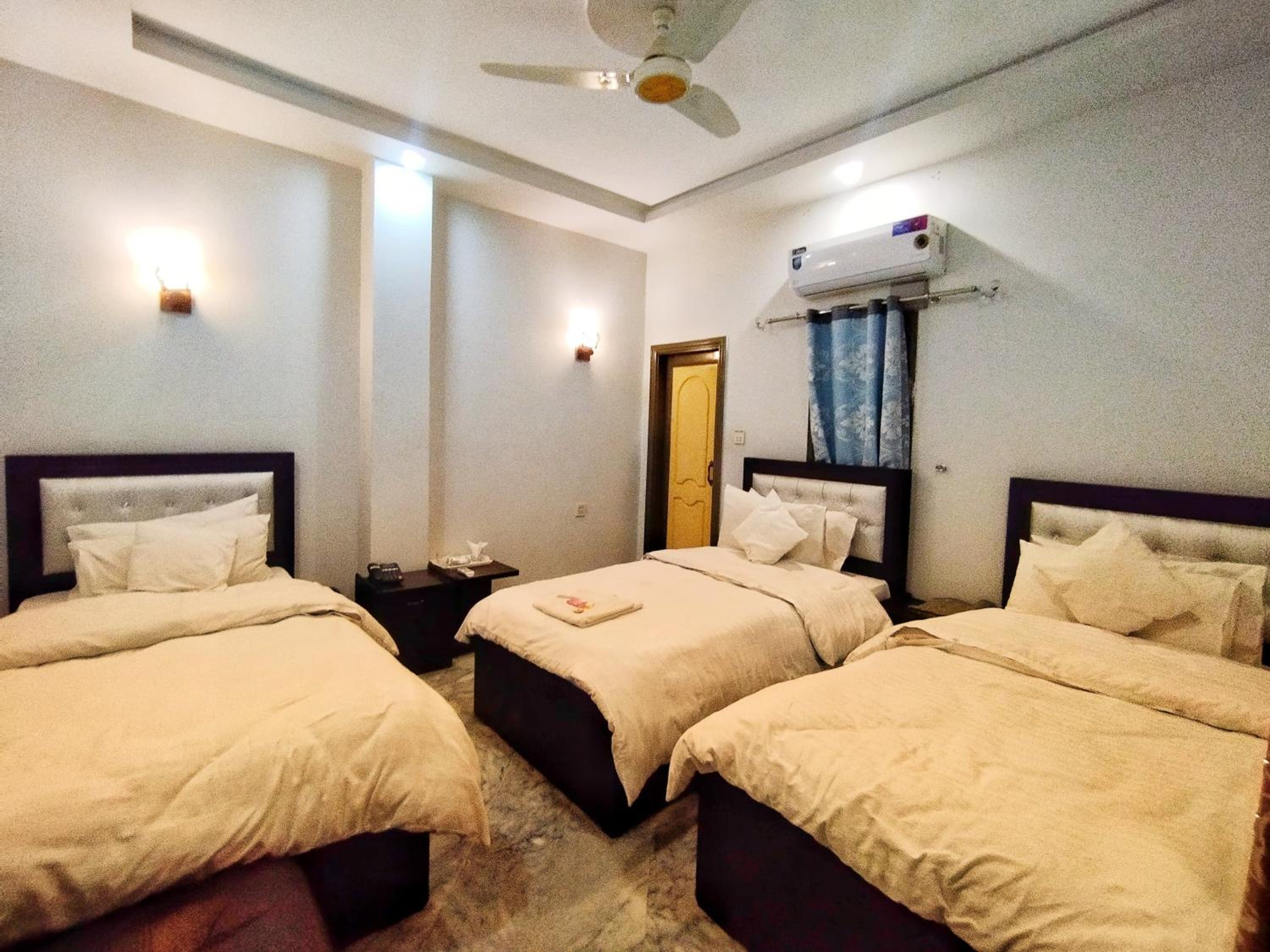 Deluxe Triple Room photo 3