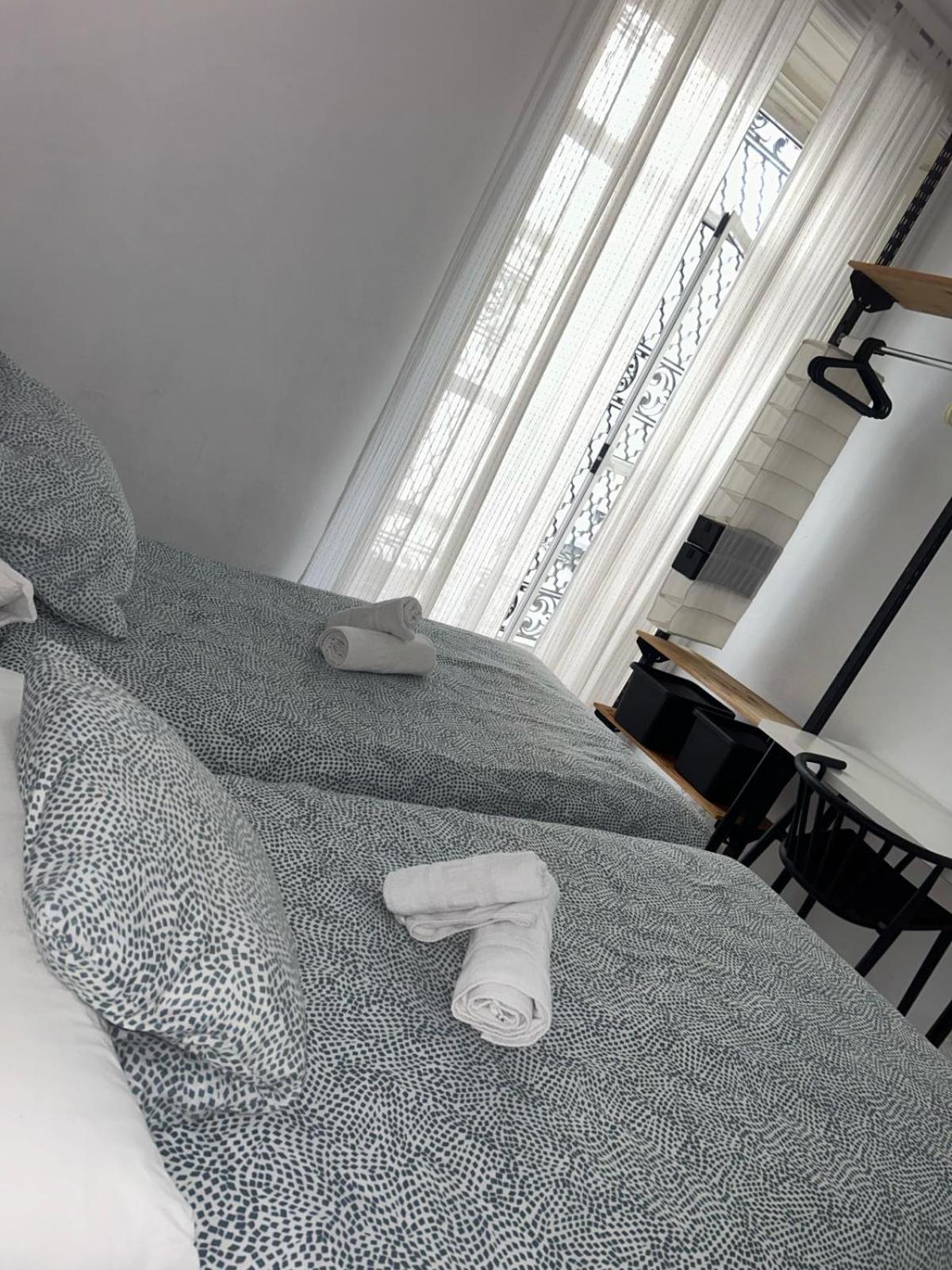 Habitación Doble con Baño Compartido