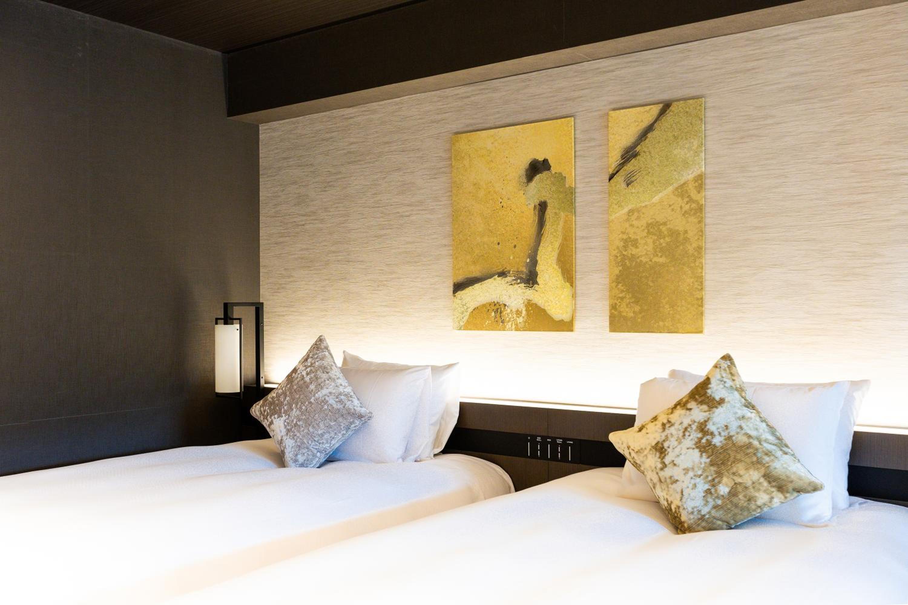 West Wing Upper Floor Deluxe Room with Open-Air Bath Western Style - Photo 3