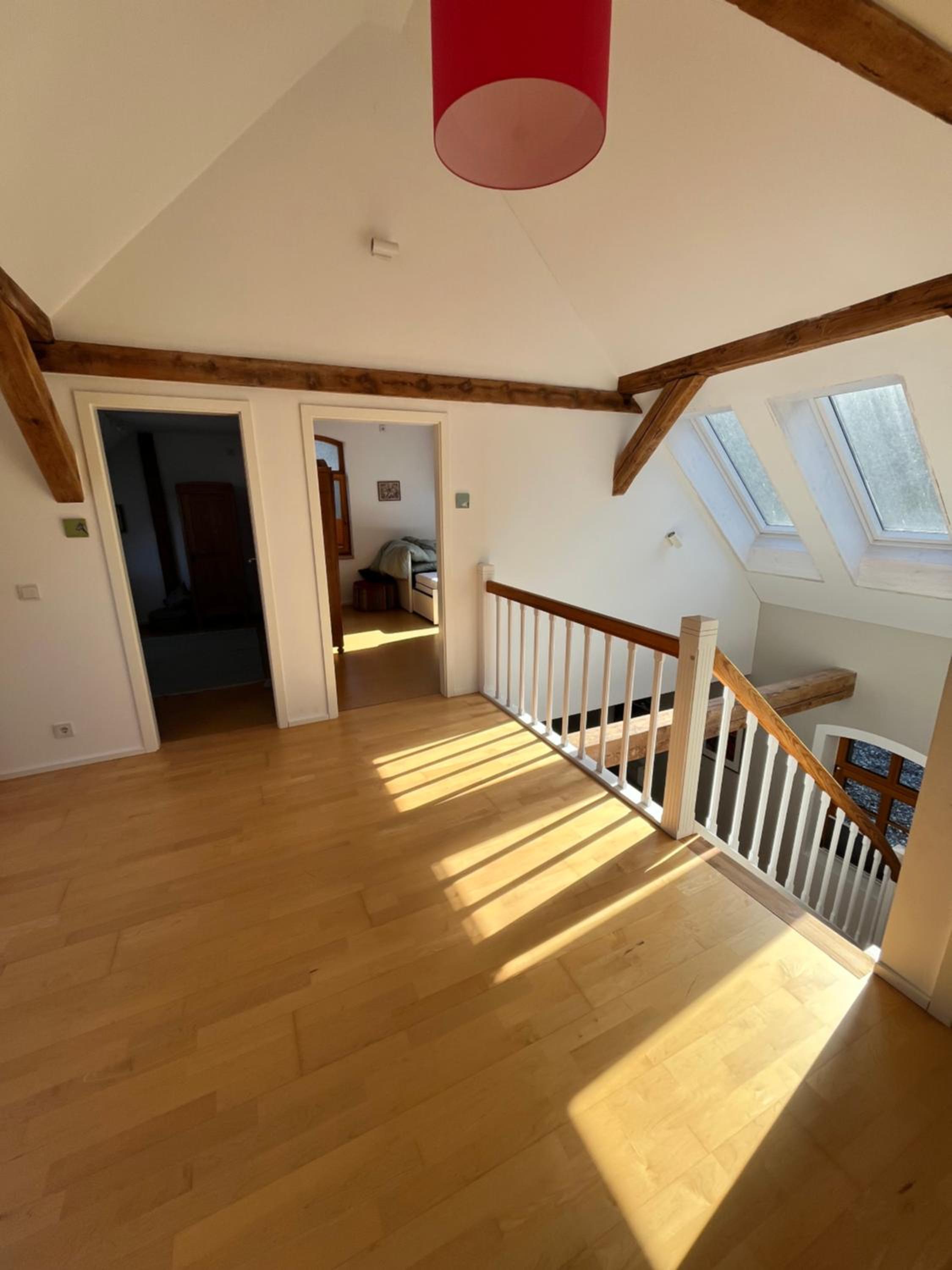 Five-Bedroom House photo 3