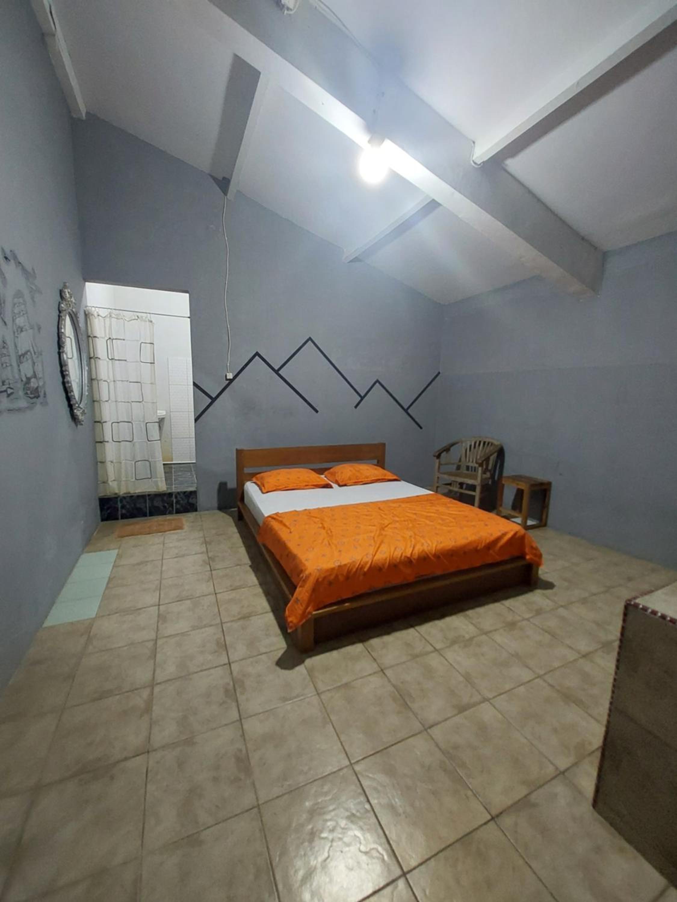 Budget Double Room - Photo 2