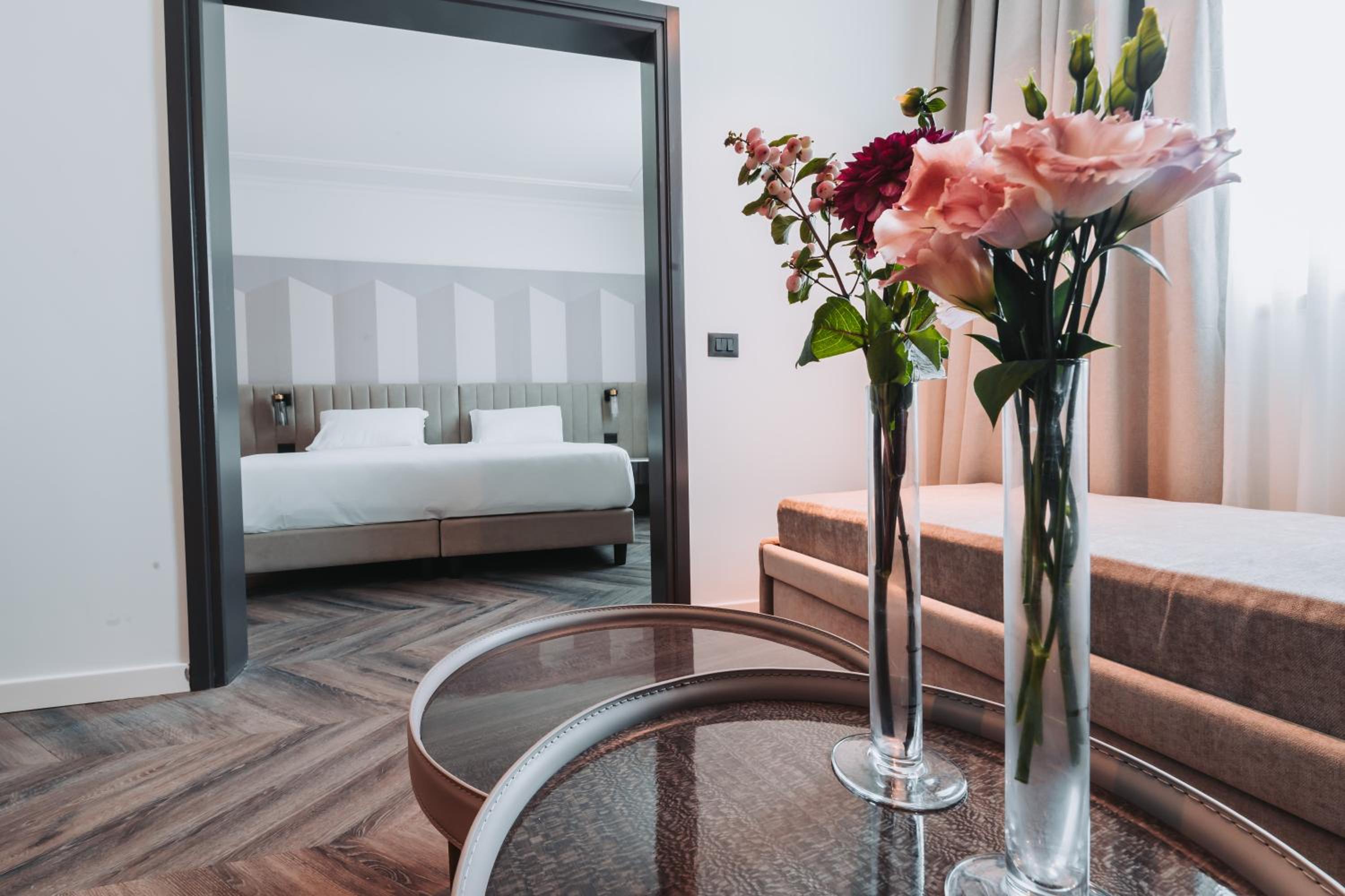 Deluxe Junior Suite - Photo 5