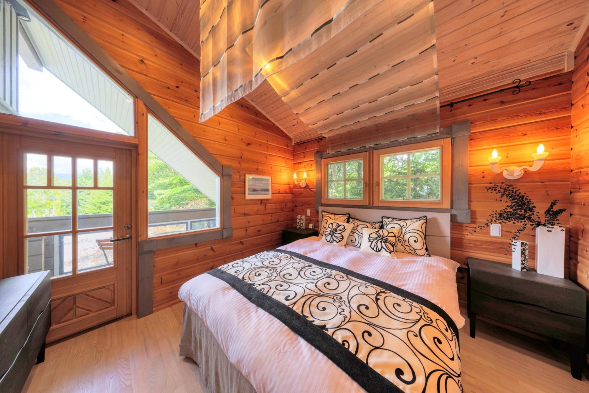 Three-Bedroom Villa - Photo 32
