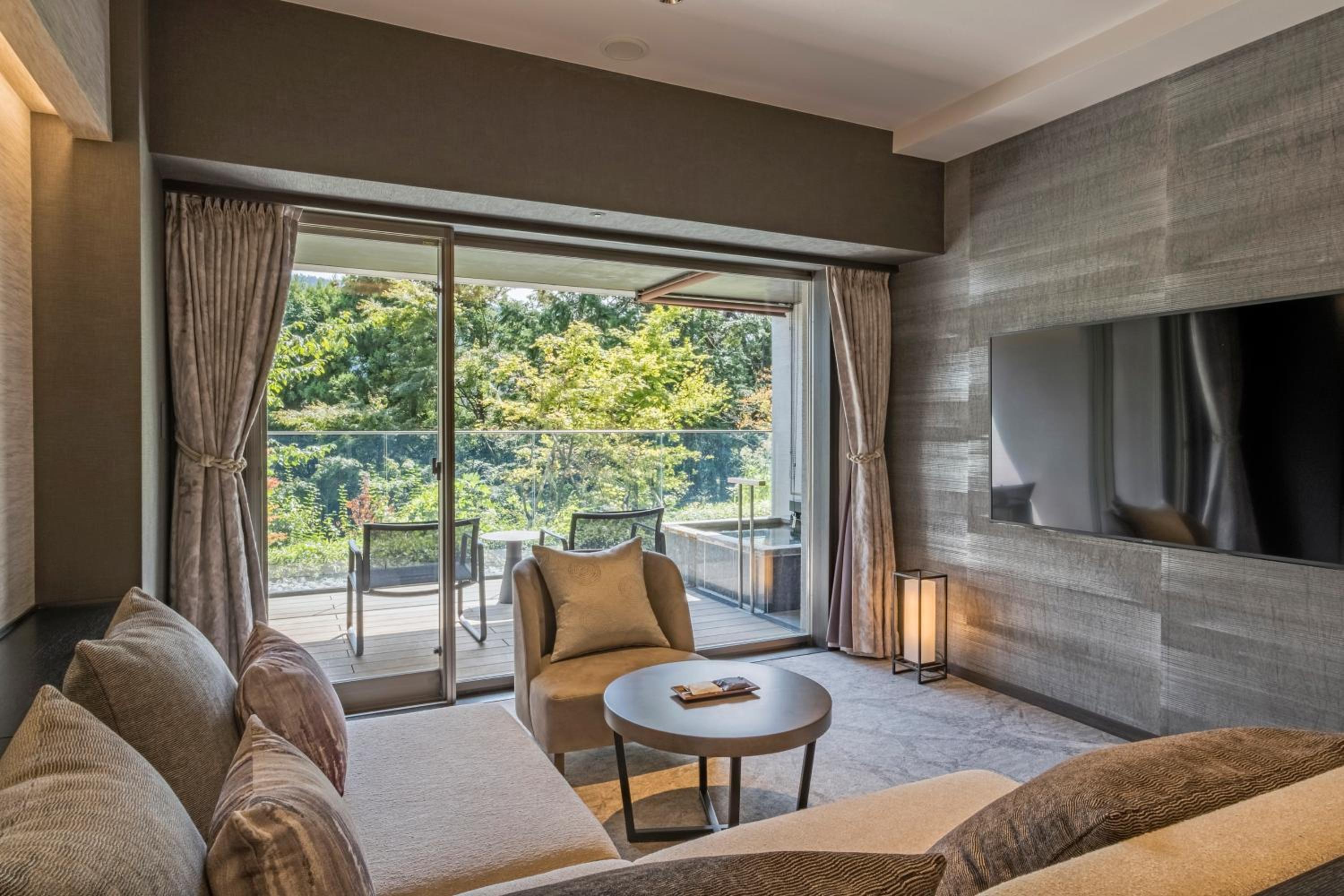 East Wing Deluxe Room with Open-Air Bath Western Style - Photo 1