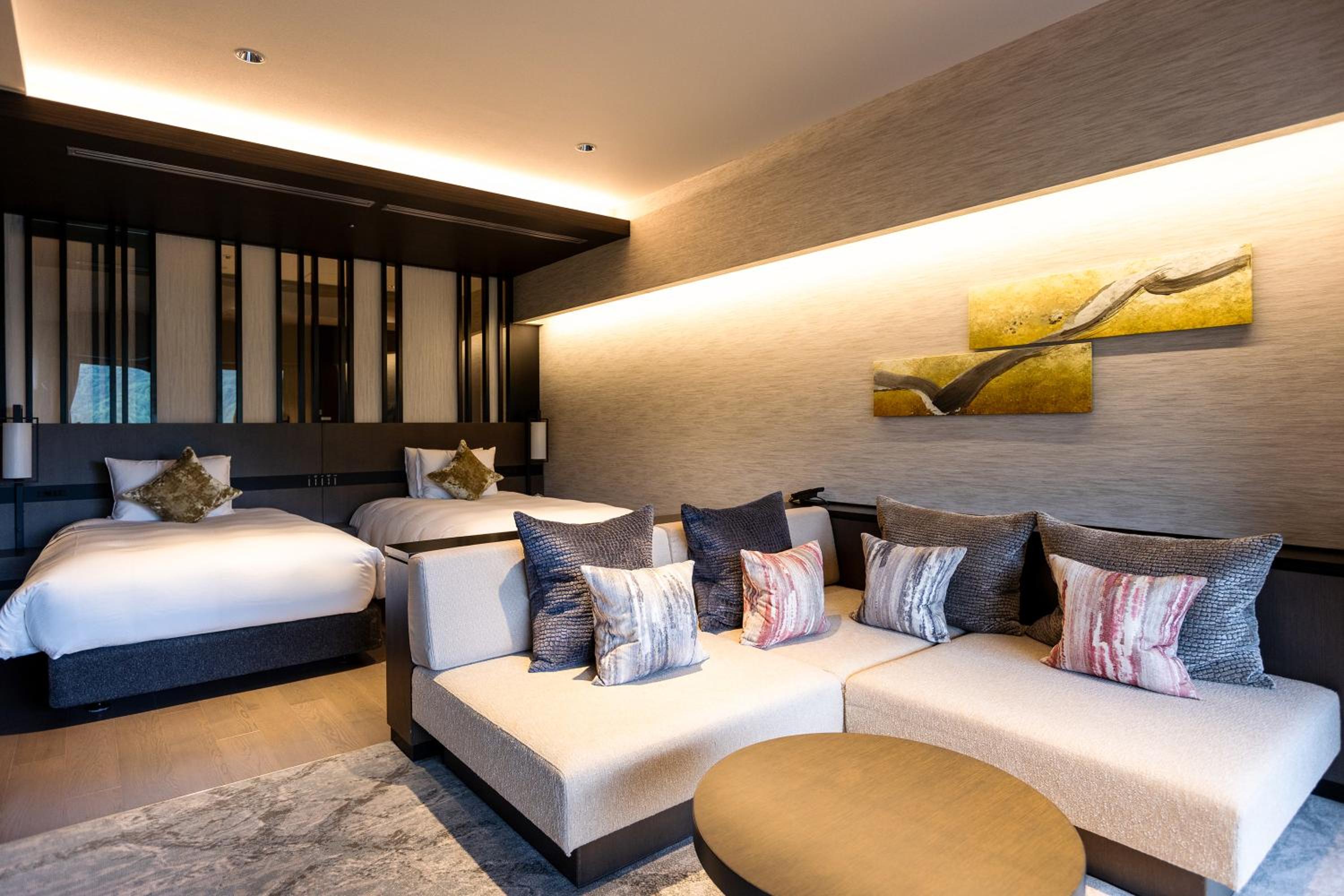 East Wing Upper Floor Deluxe Room with Open-Air Bath Western Style - Photo 1