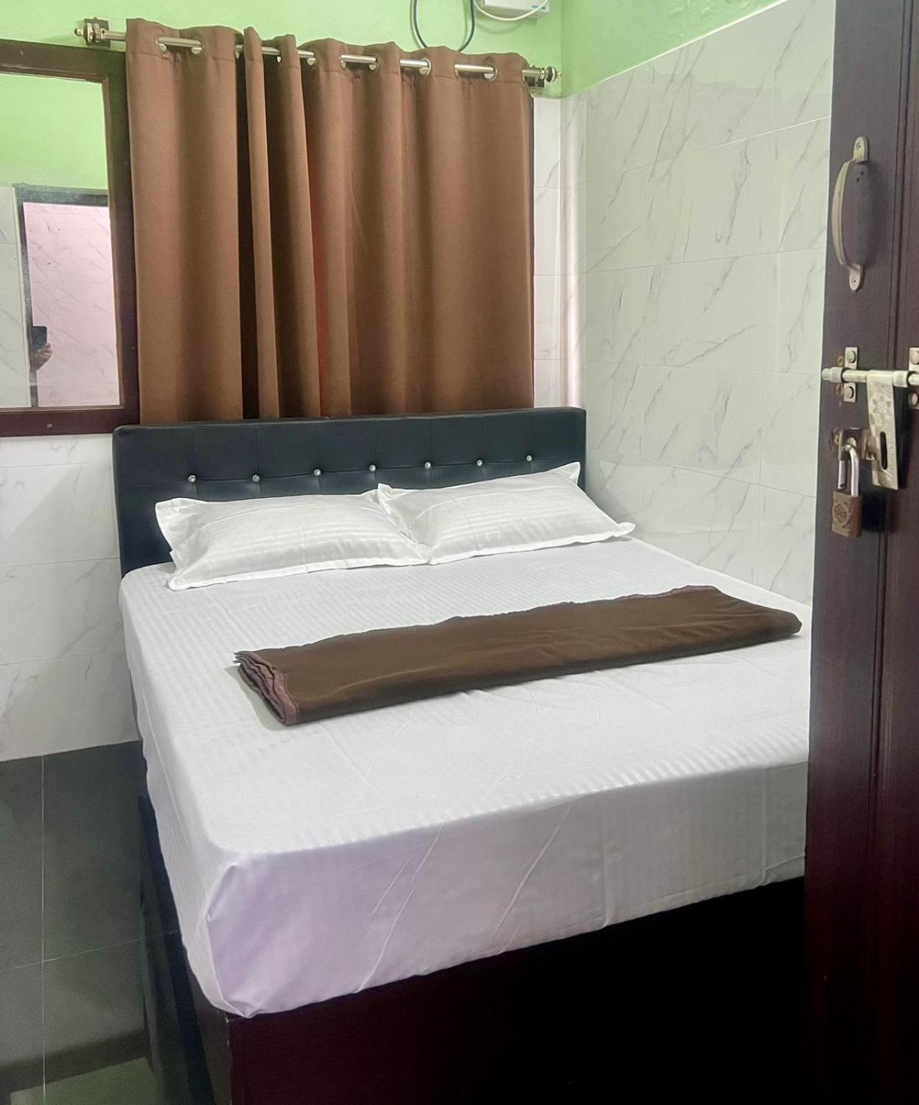 Budget Double Room photo 3