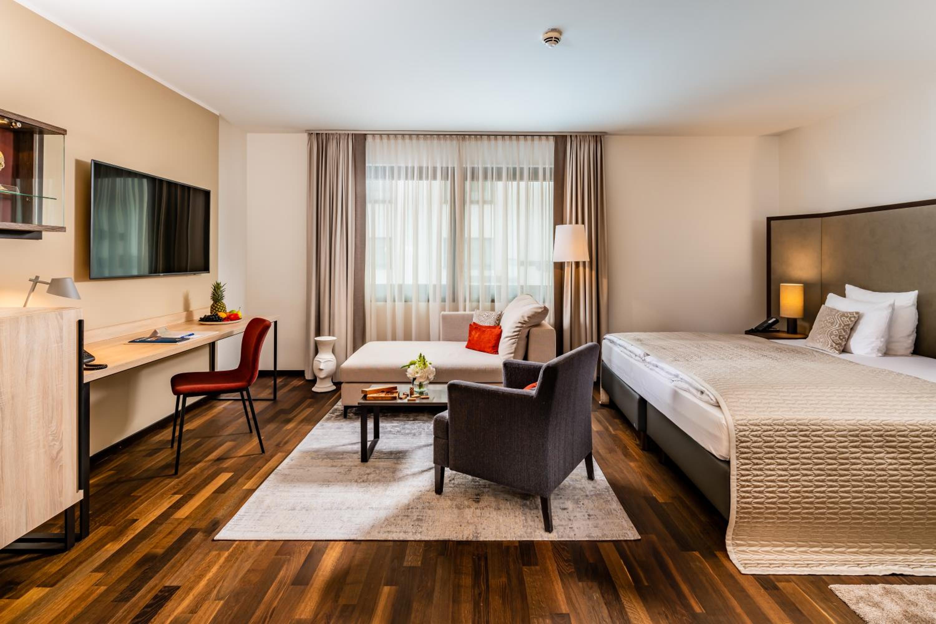 Executive Room - Photo 3