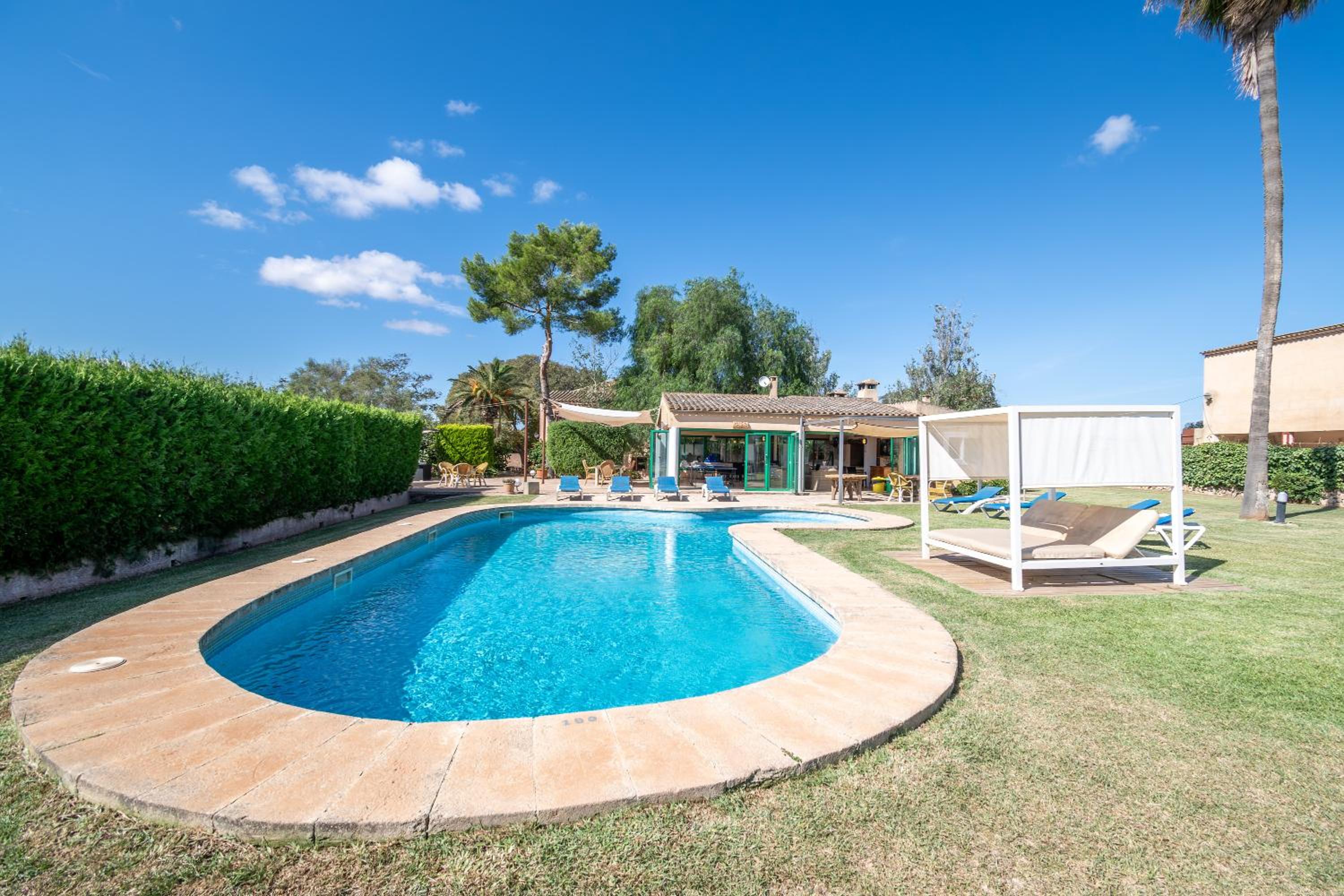 Villa with Garden View - Photo 9