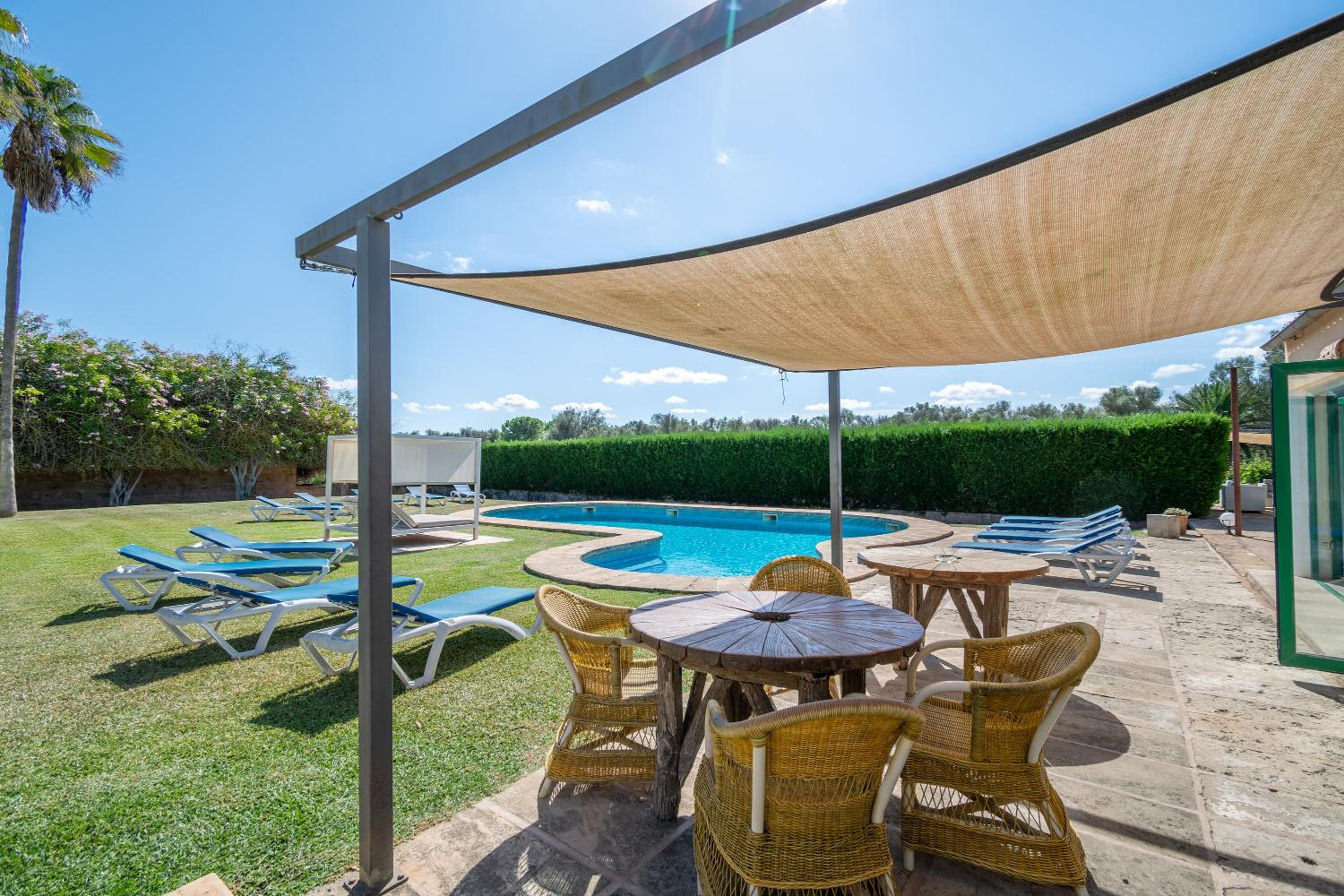 Villa with Garden View - Photo 37
