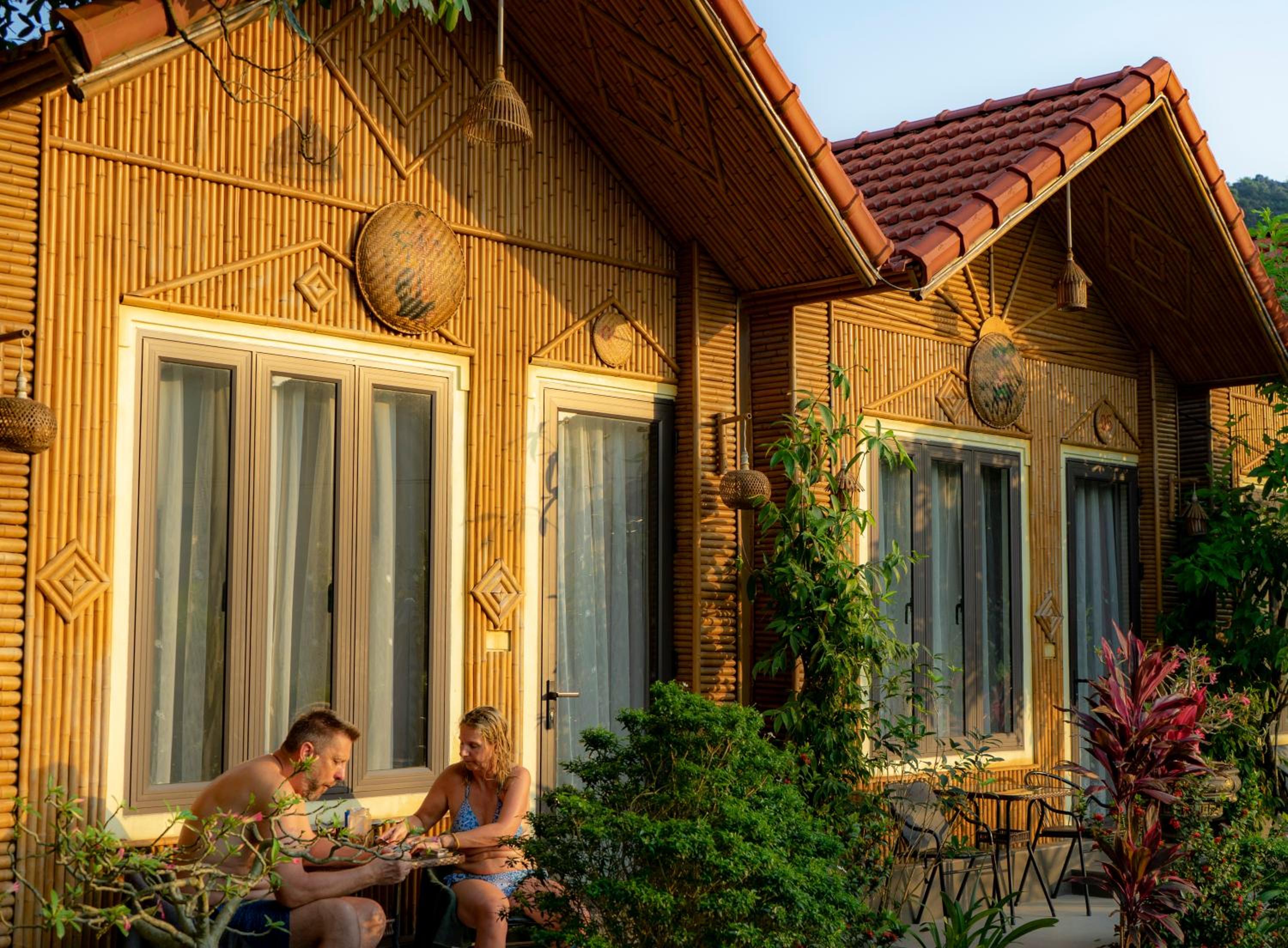 Bungalow with Garden View - Photo 2