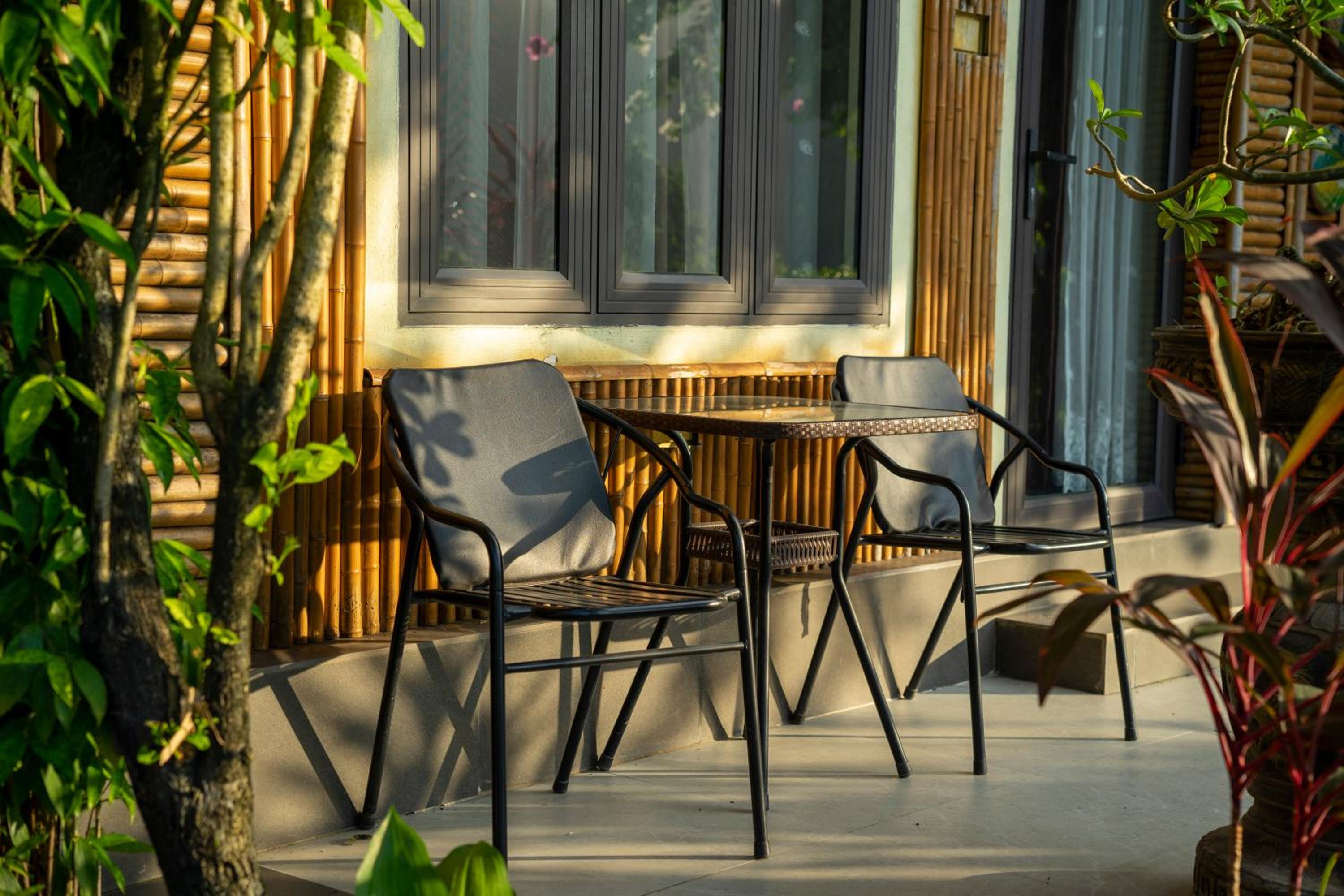 Bungalow with Garden View - Photo 10
