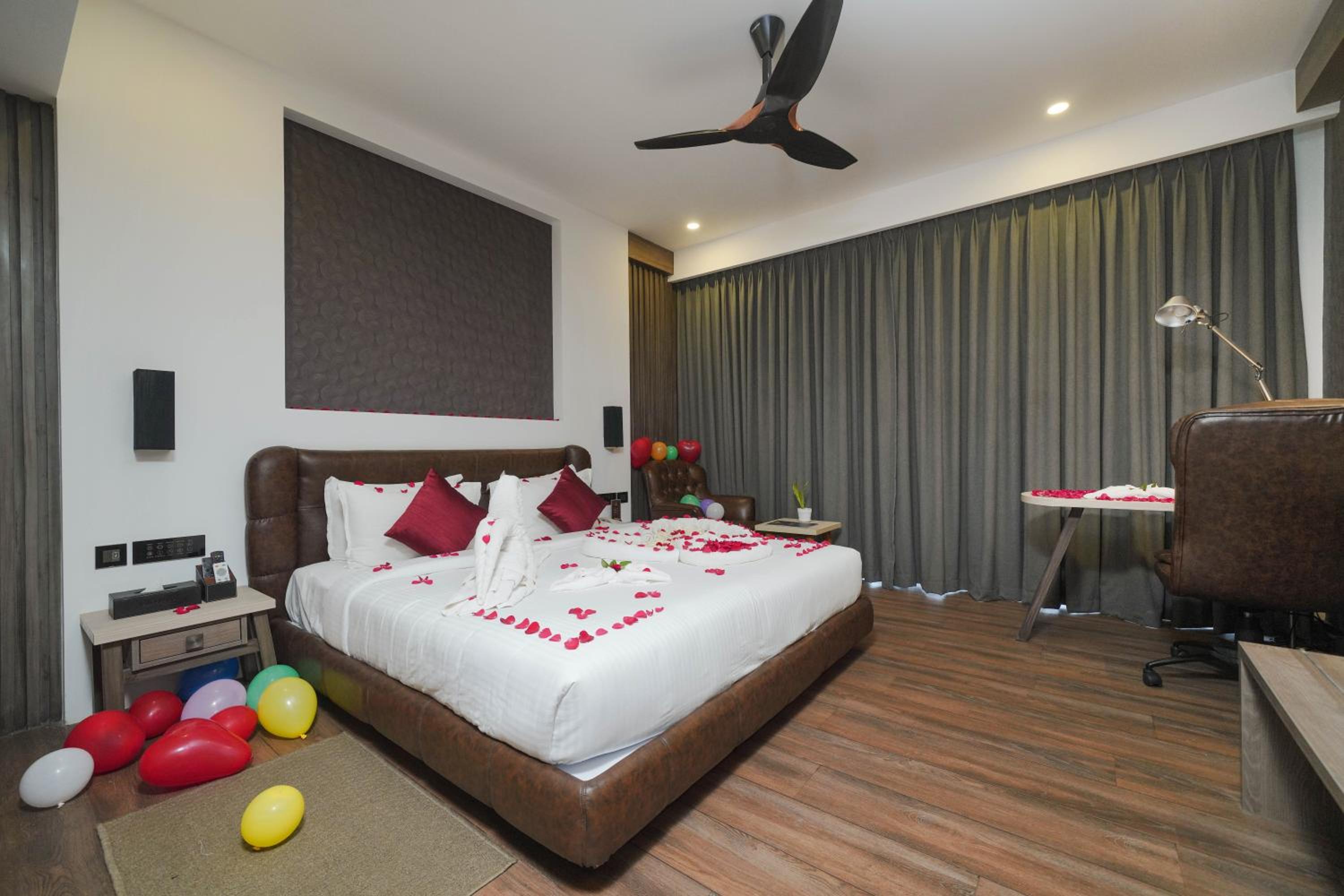 Superior King Room with 15% off on session of 60 mins Spa Superior King Room with 15% off on session of 60 mins Spa
