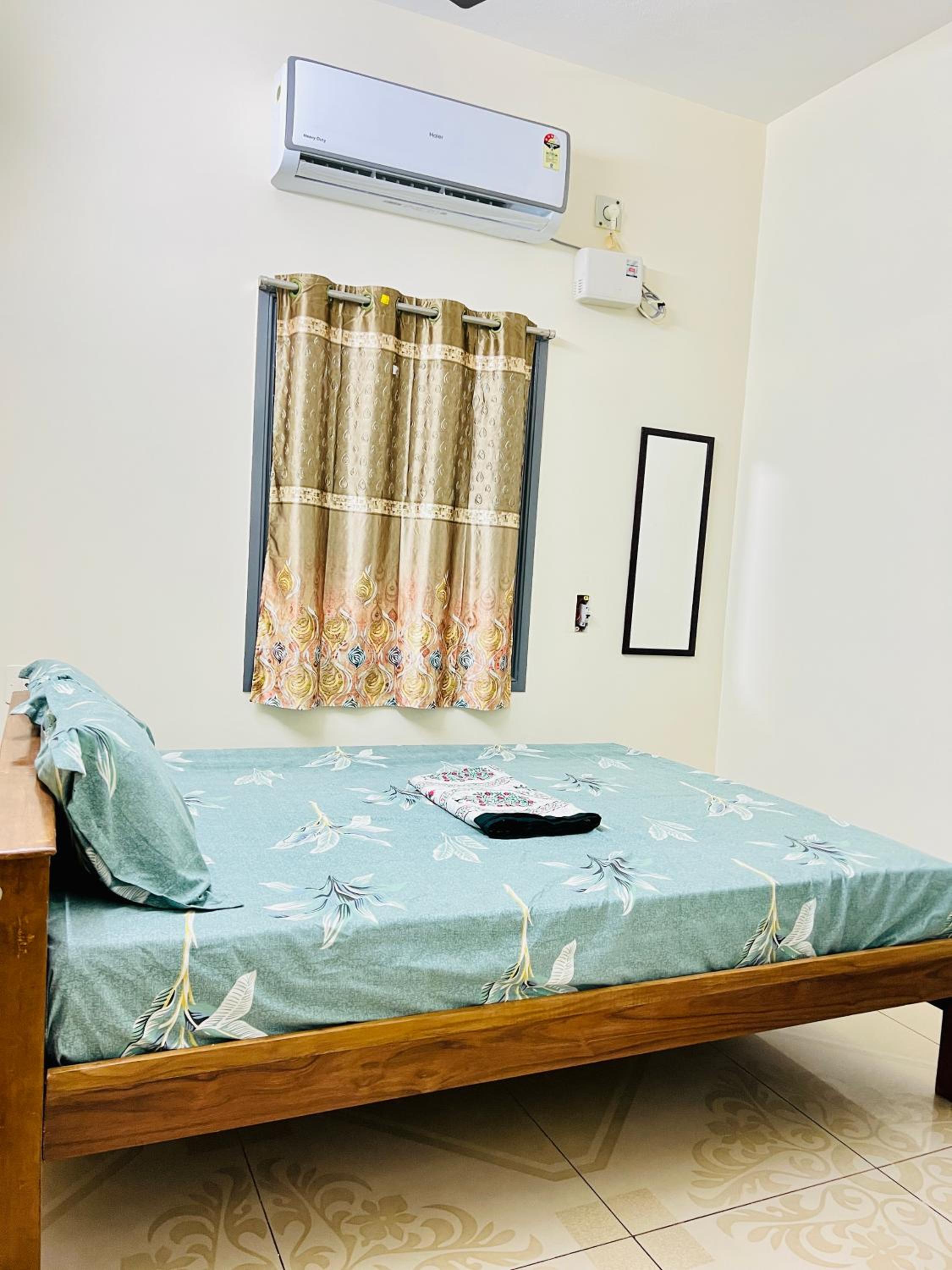 One-Bedroom House photo 1
