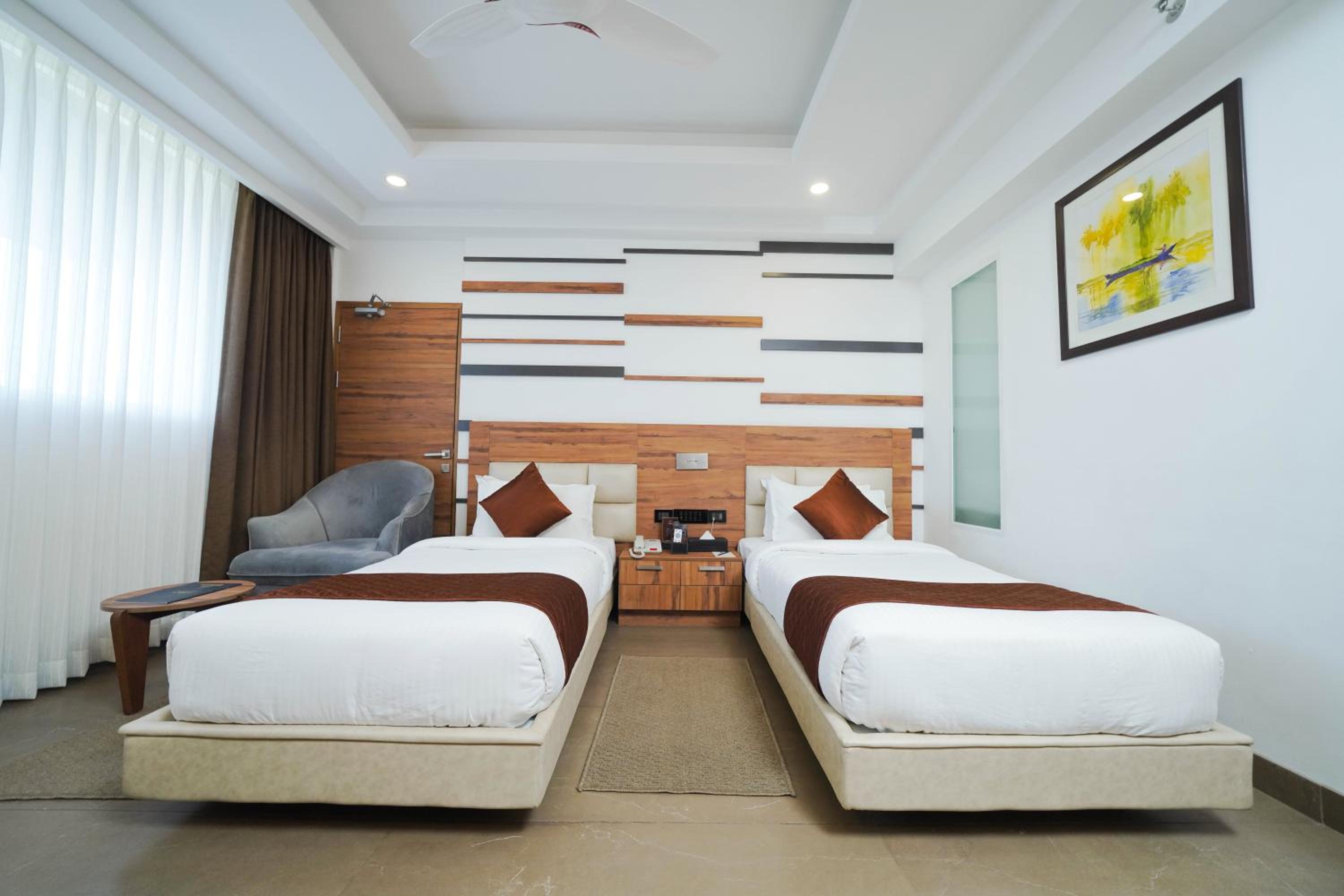 Deluxe Room with 15% off on session of 60 mins Spa