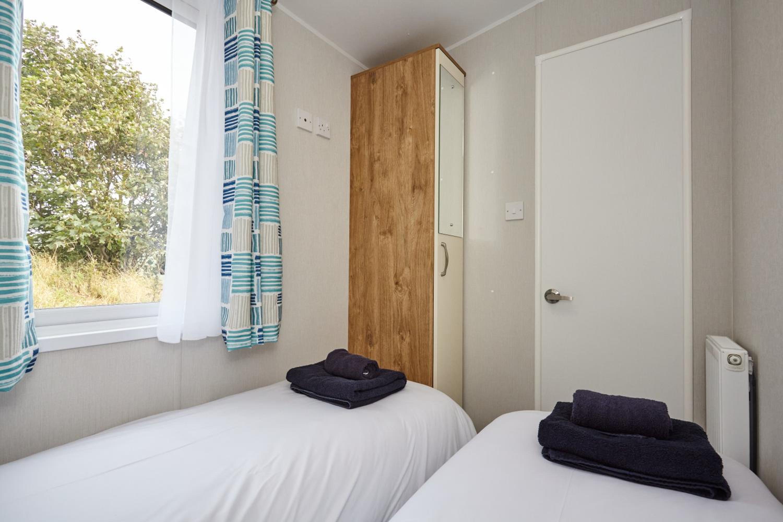 Comfort 3 Bedroom Caravan (no pets) photo 2
