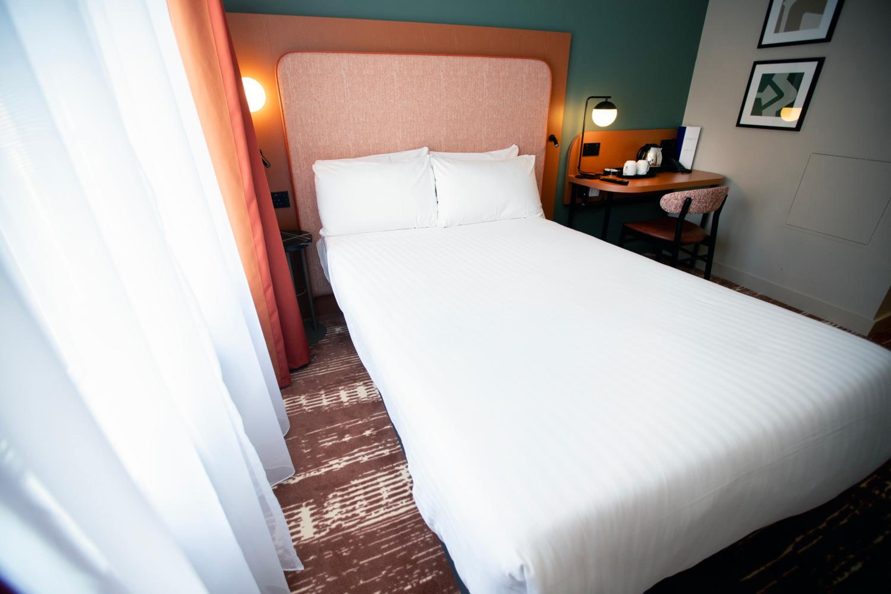 Single Guest Room