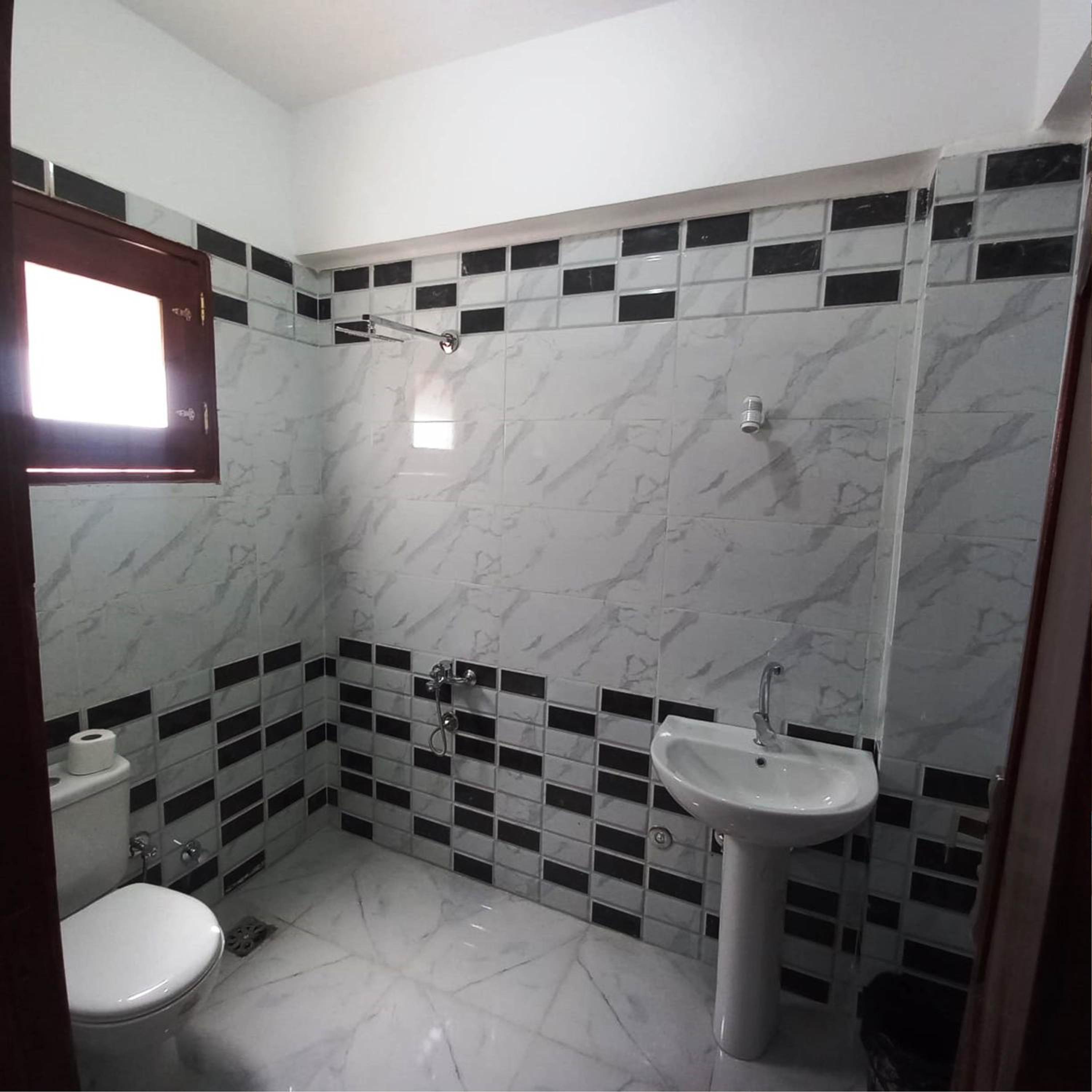 Deluxe Twin Room - Photo 8