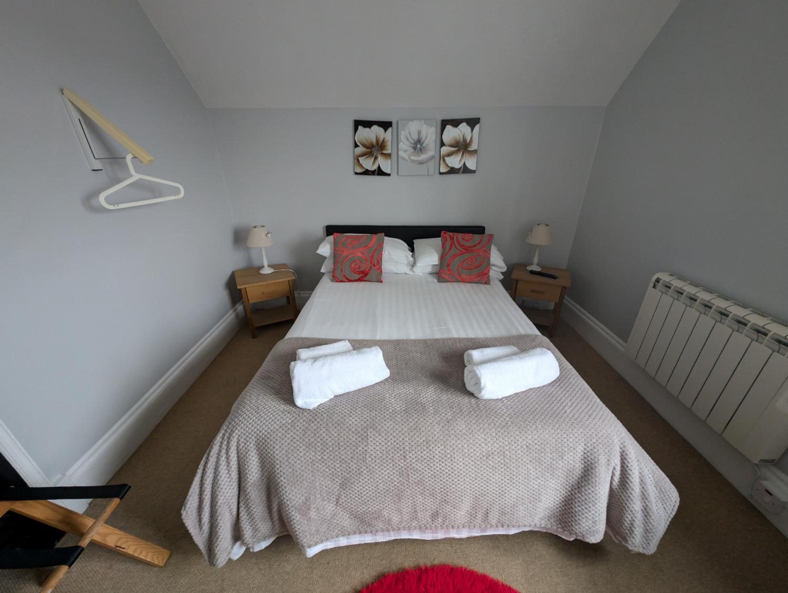 Double Room with Shared Bathroom photo 3