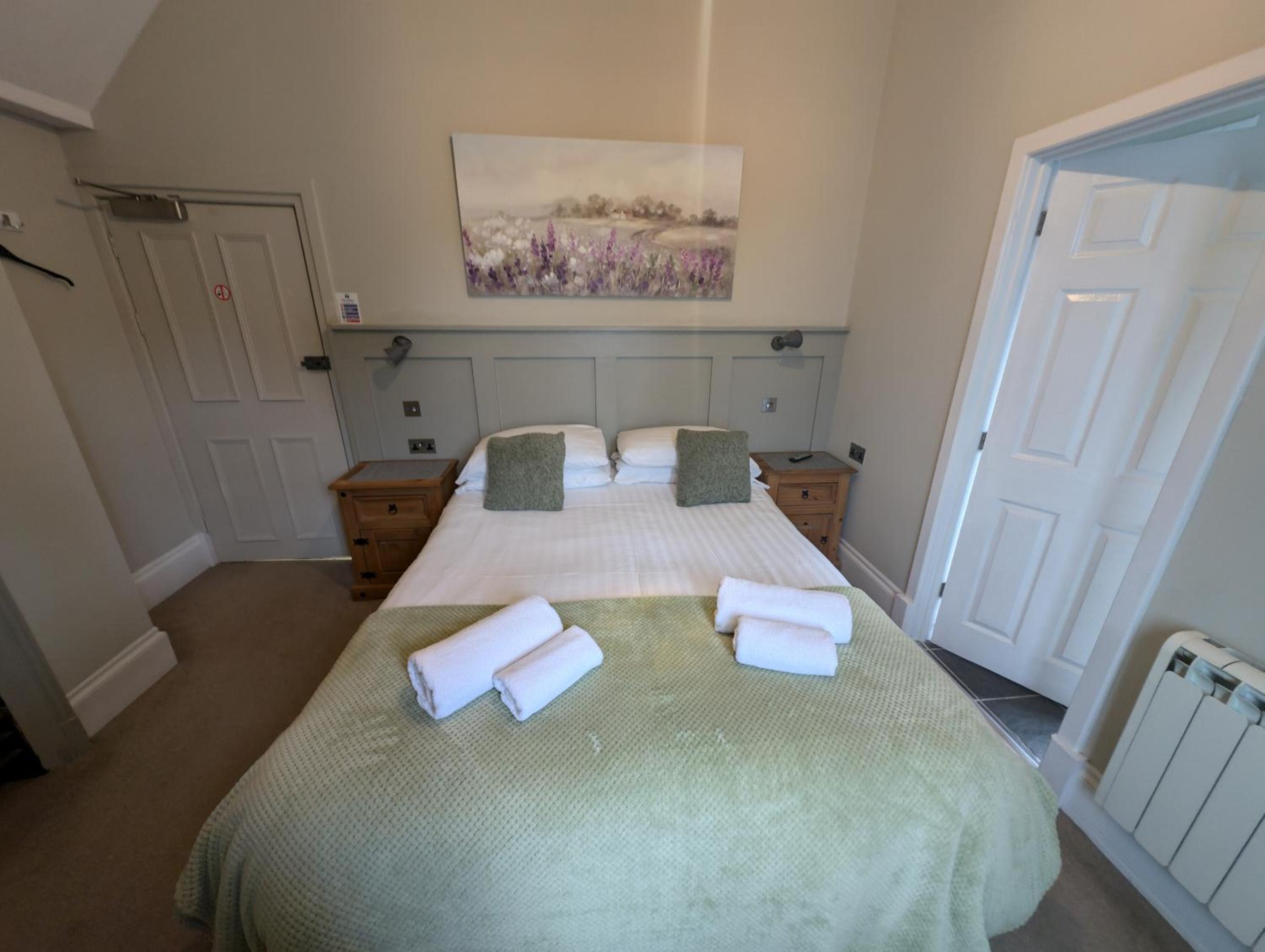 Large Double Room photo 3