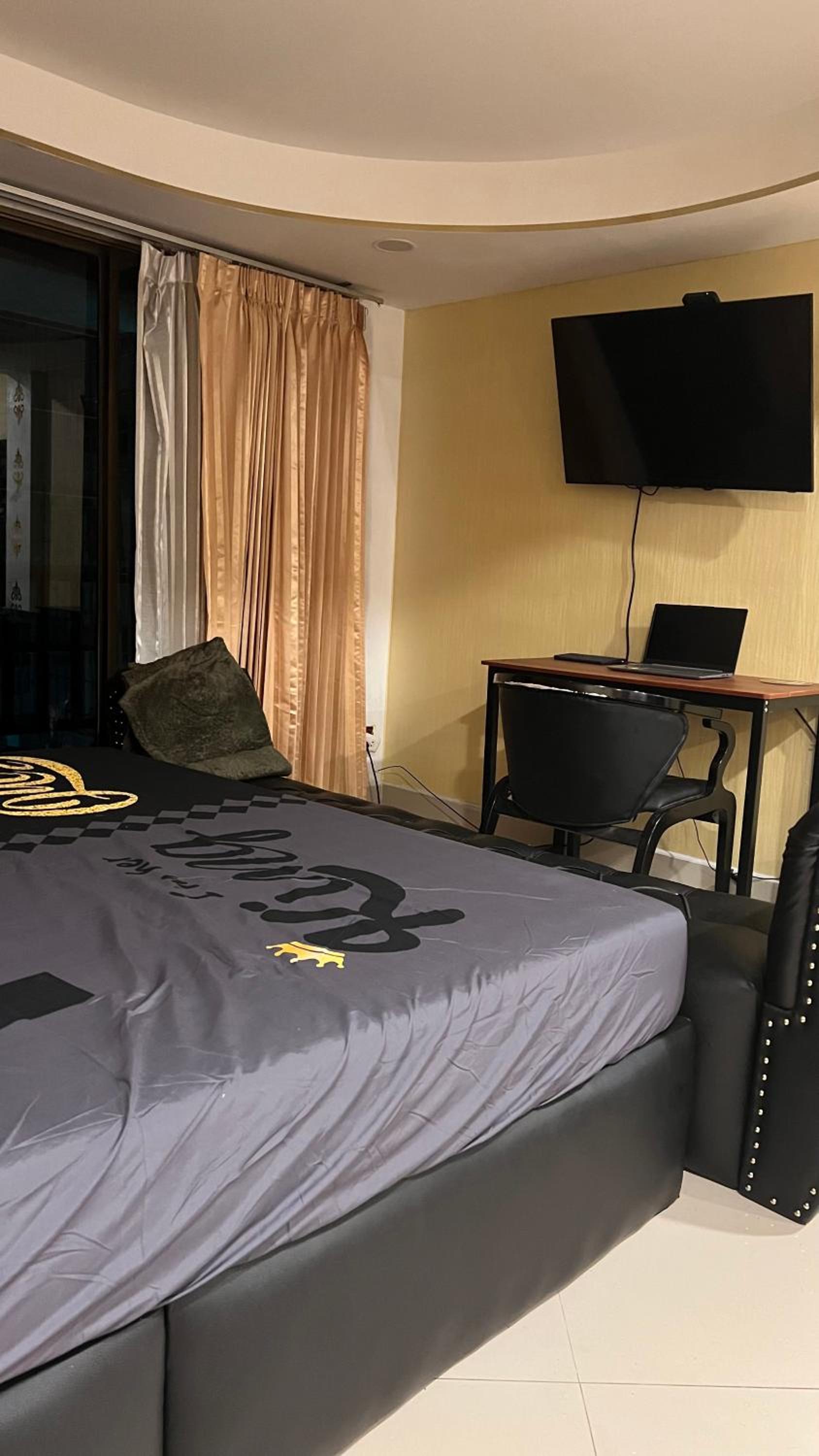 Deluxe Double Room with Balcony photo 3