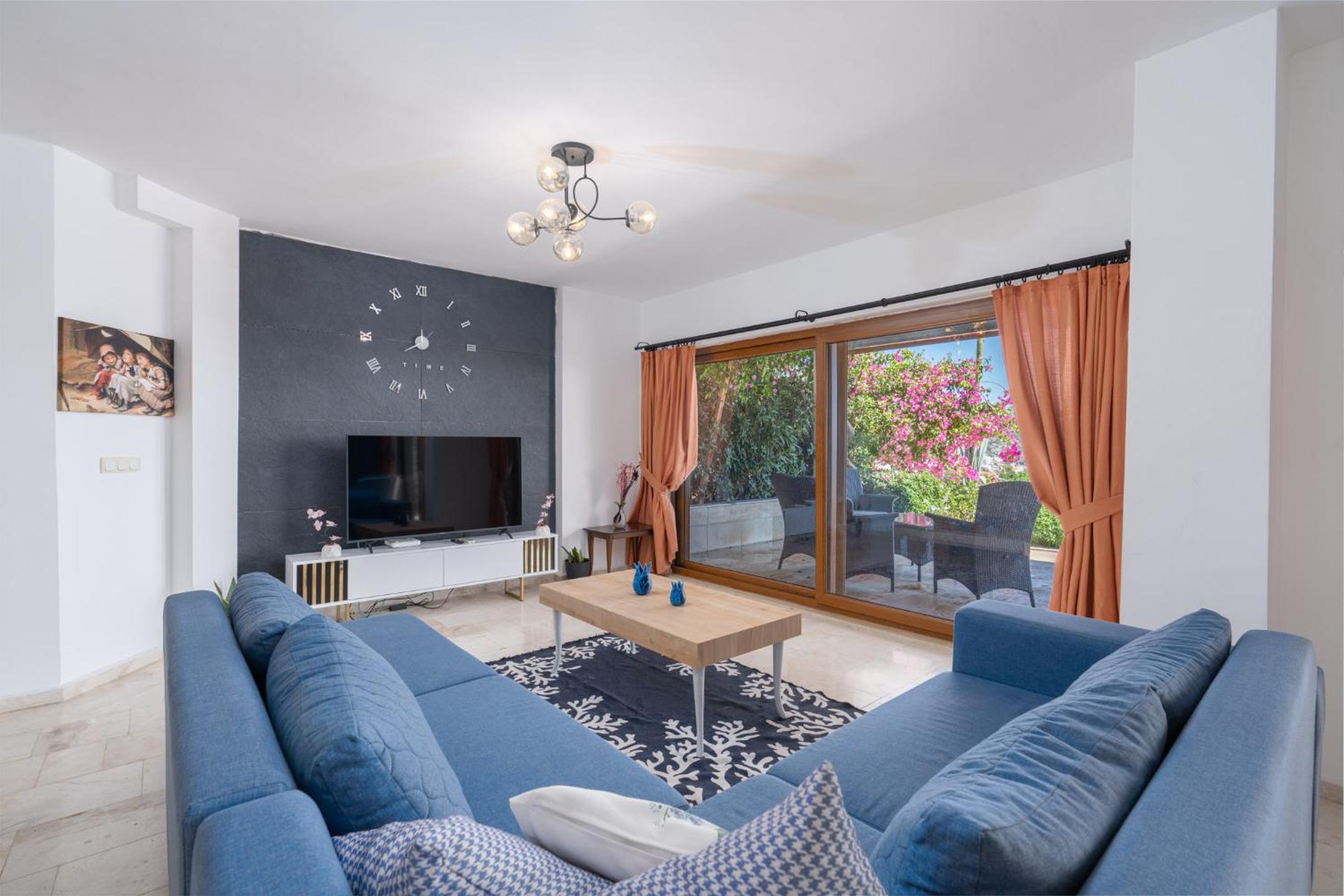 Three-Bedroom Villa photo 1