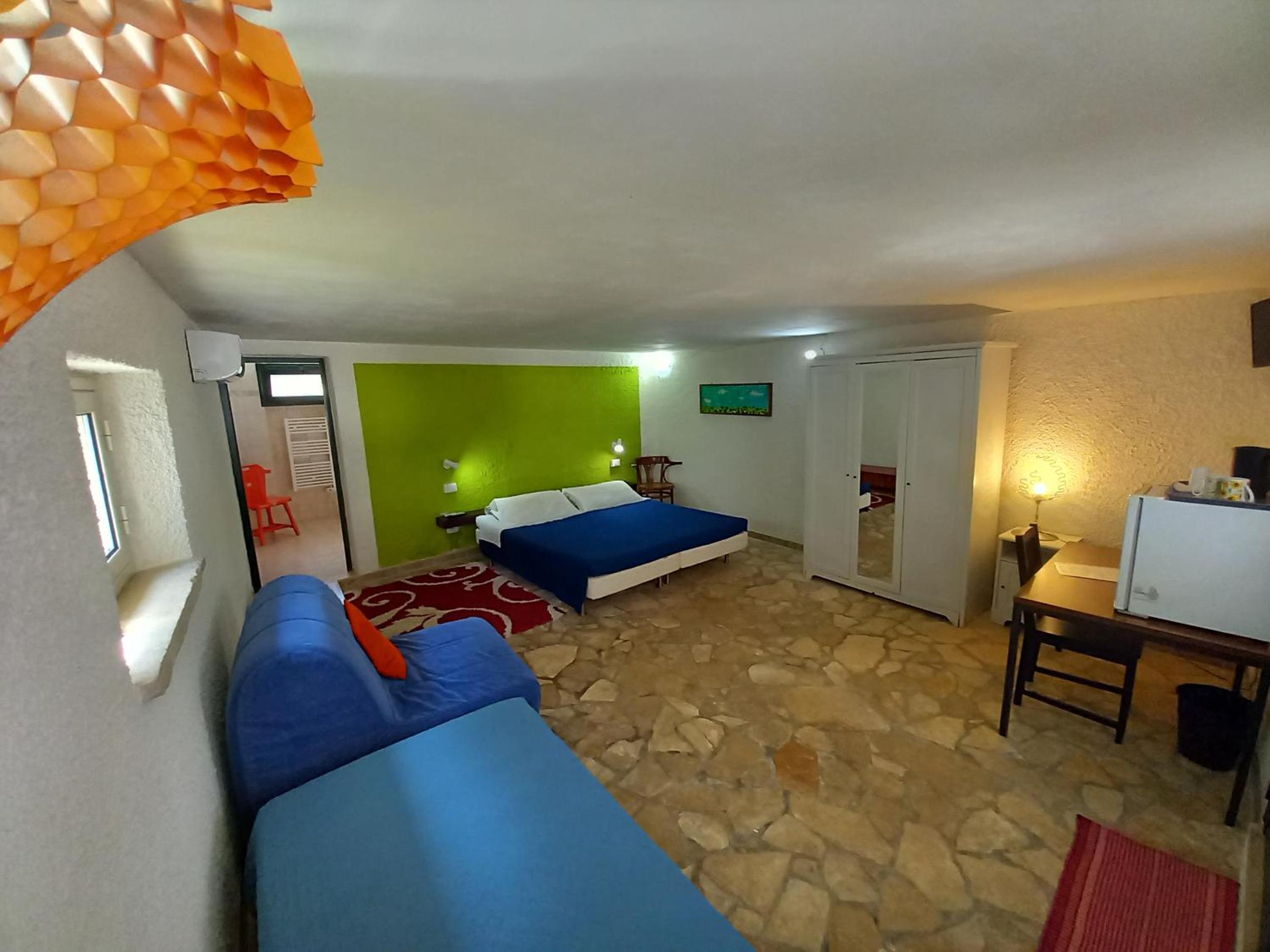 Deluxe Family Room